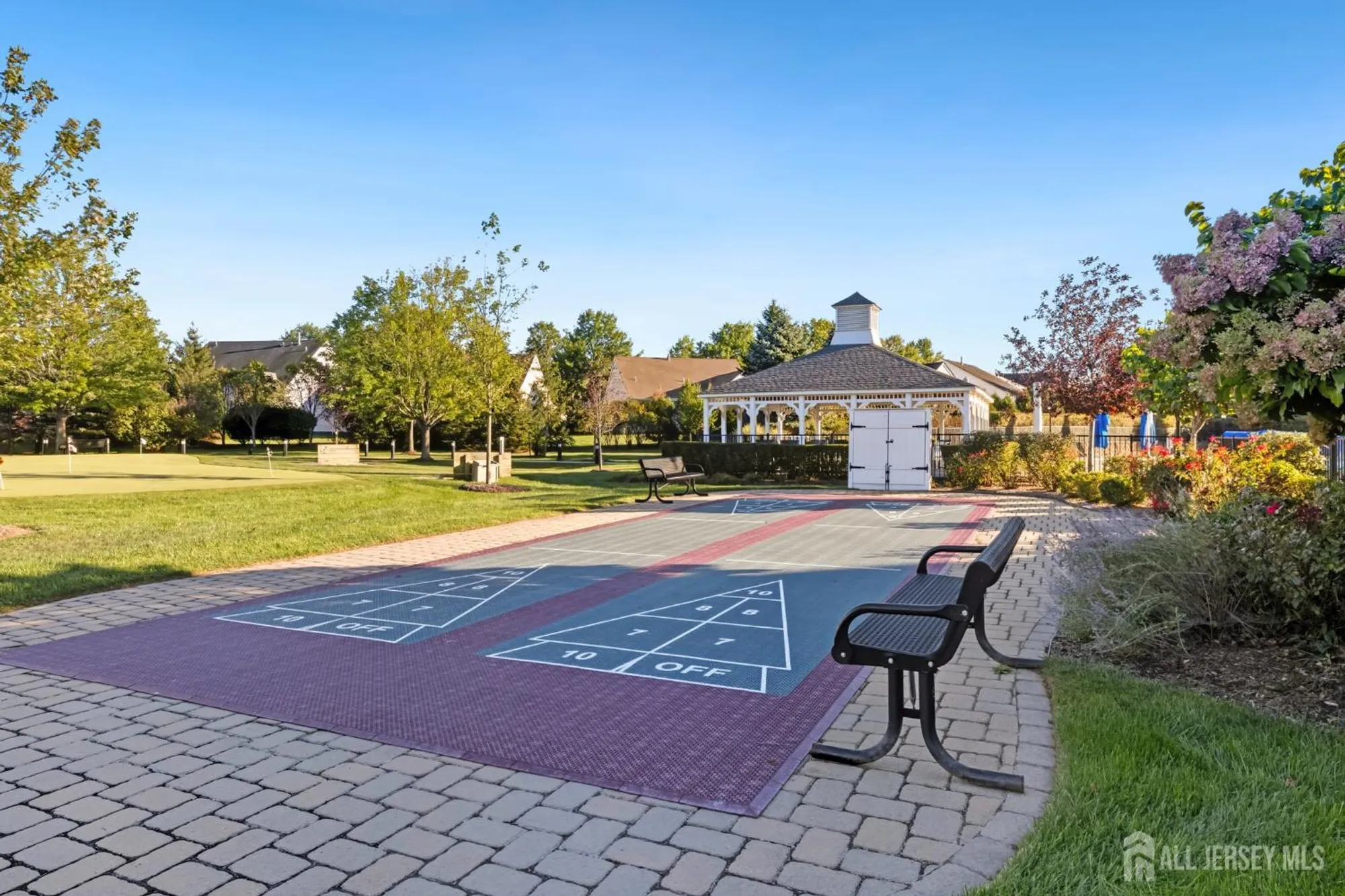 Property Slideshow image 23 of 27 | 60 saratoga ct, Somerset, NJ, 08873