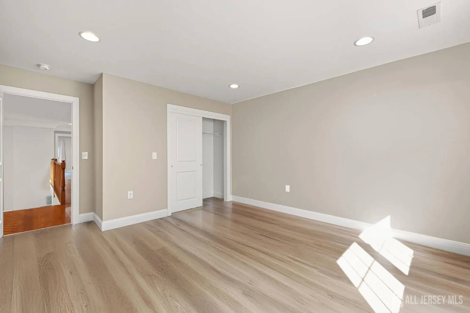 Property Slideshow image 15 of 27 | 60 saratoga ct, Somerset, NJ, 08873