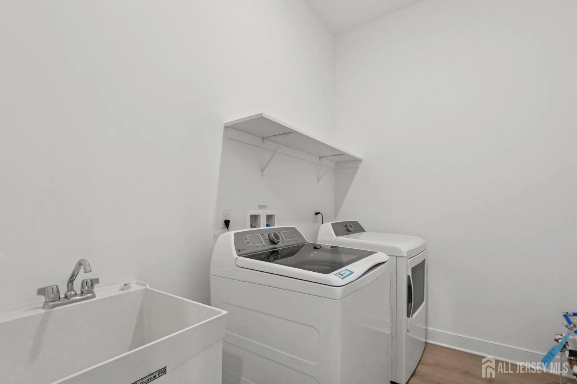 Property Slideshow image 22 of 30 | 45 brewer way, Plainsboro, NJ, 08536