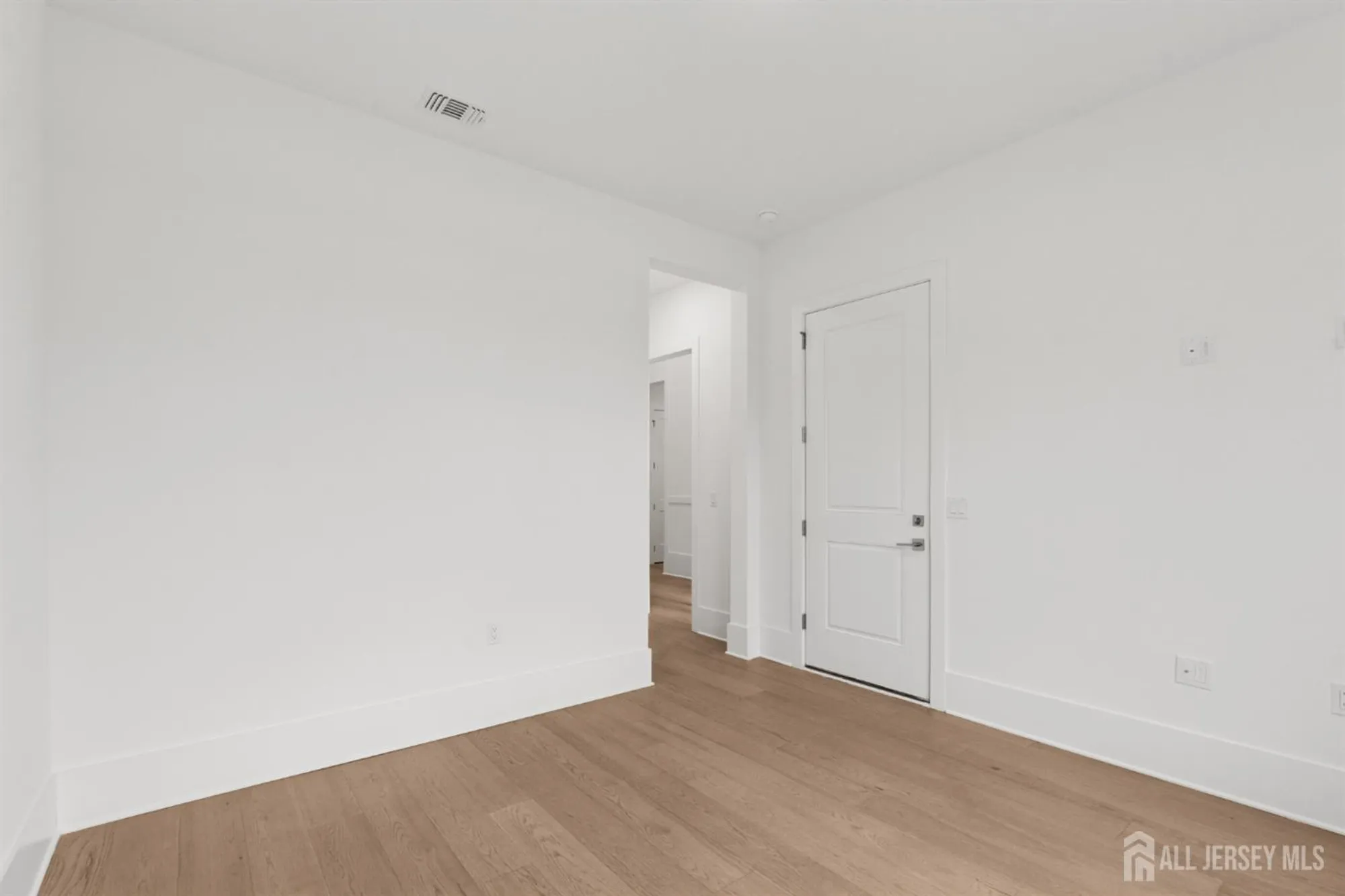 Property Slideshow image 8 of 31 | 43 brewer way, Plainsboro, NJ, 08536