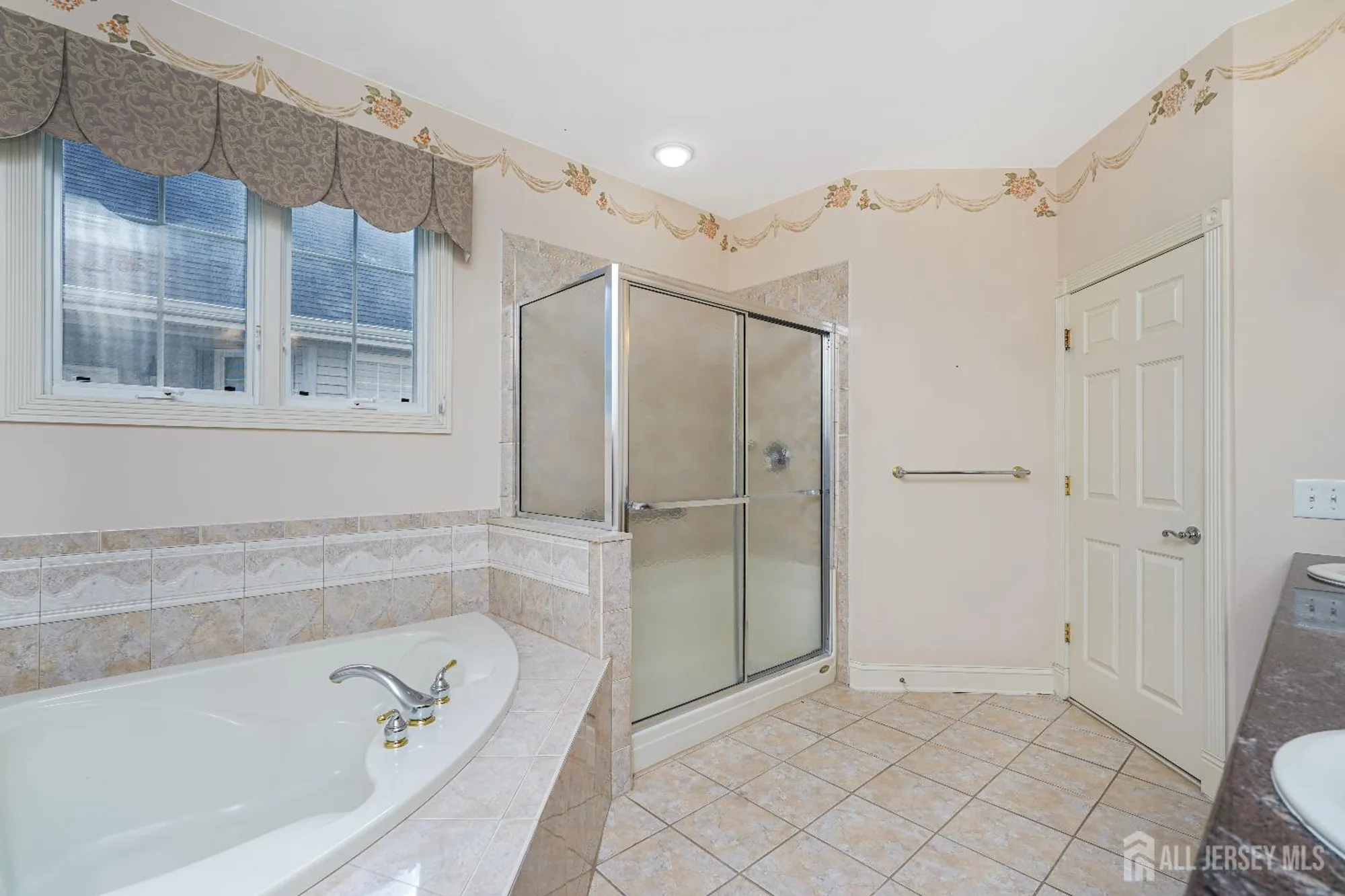 Property Slideshow image 22 of 39 | 35 hancock pl, Somerset, NJ, 08873