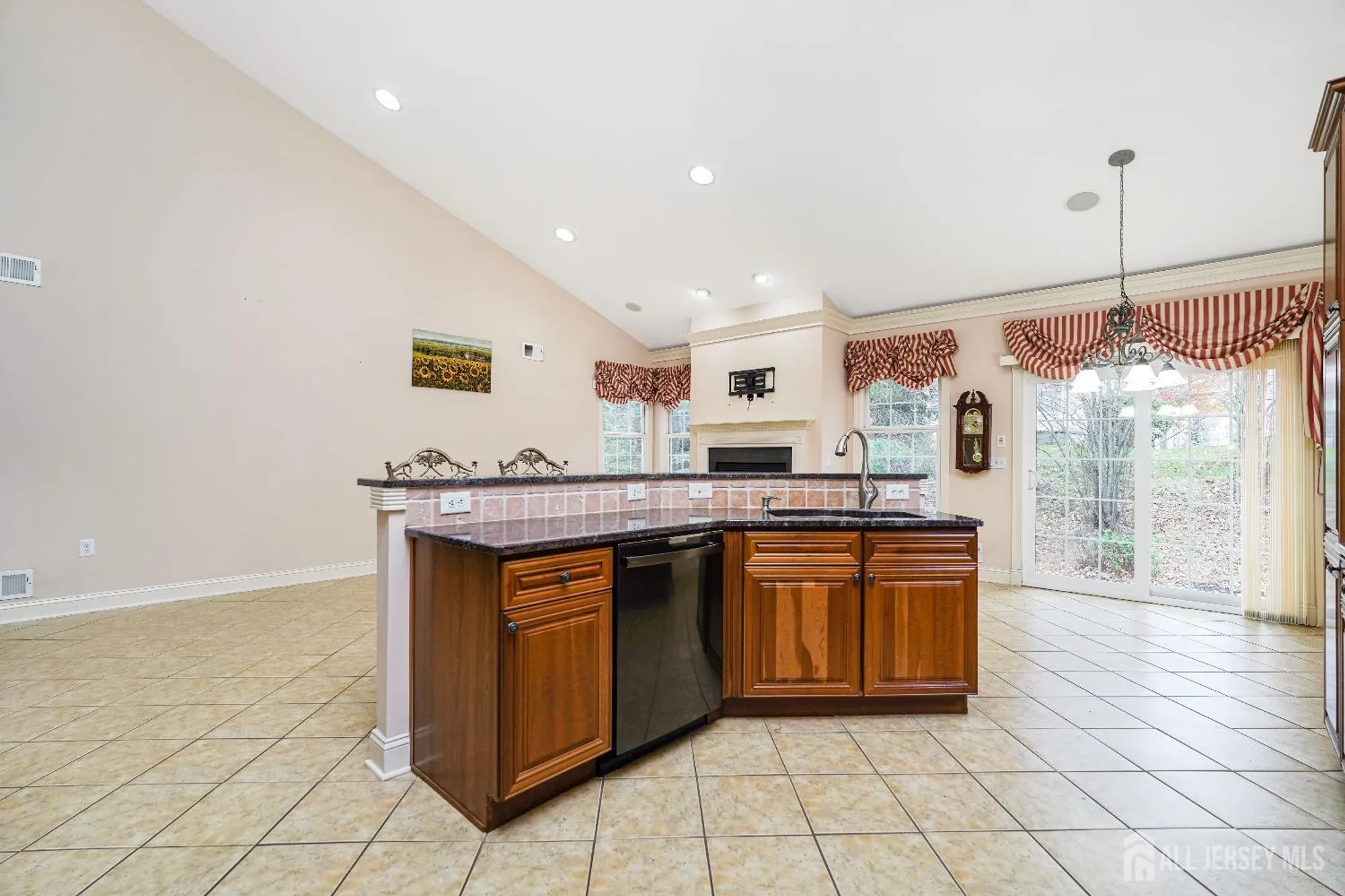 Property Slideshow image 33 of 39 | 35 hancock pl, Somerset, NJ, 08873