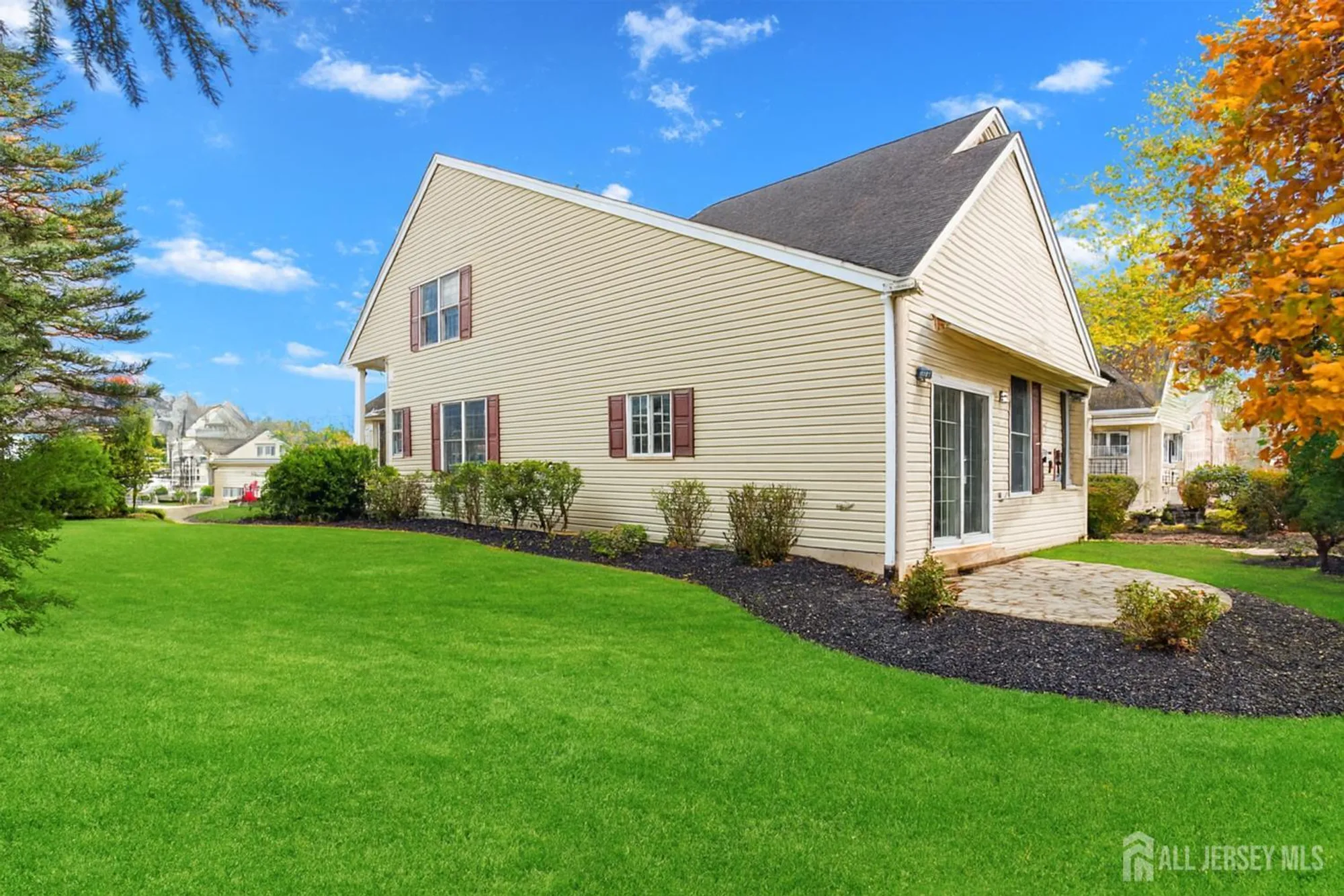 Property Slideshow image 38 of 39 | 35 hancock pl, Somerset, NJ, 08873