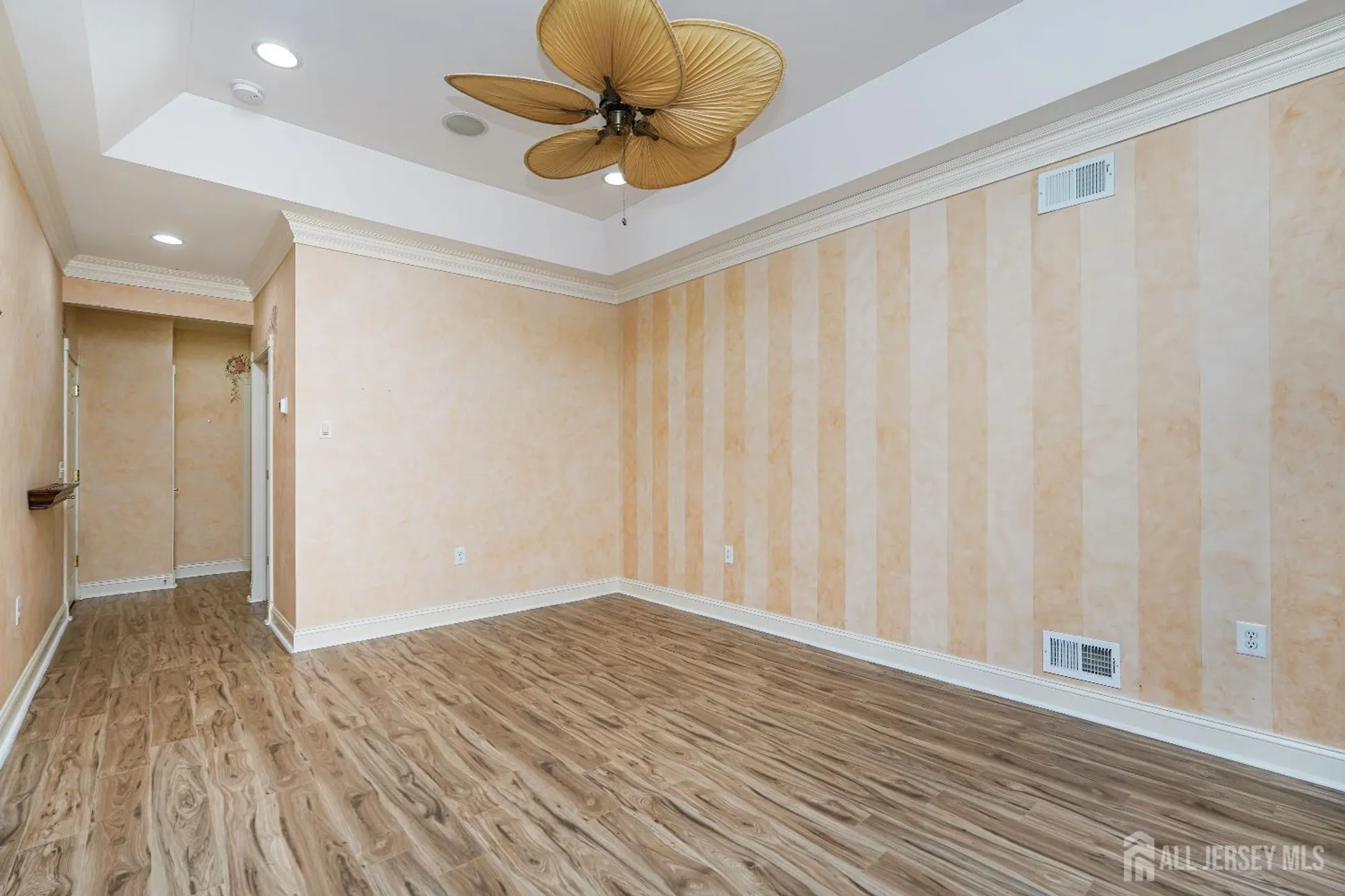 Property Slideshow image 20 of 39 | 35 hancock pl, Somerset, NJ, 08873