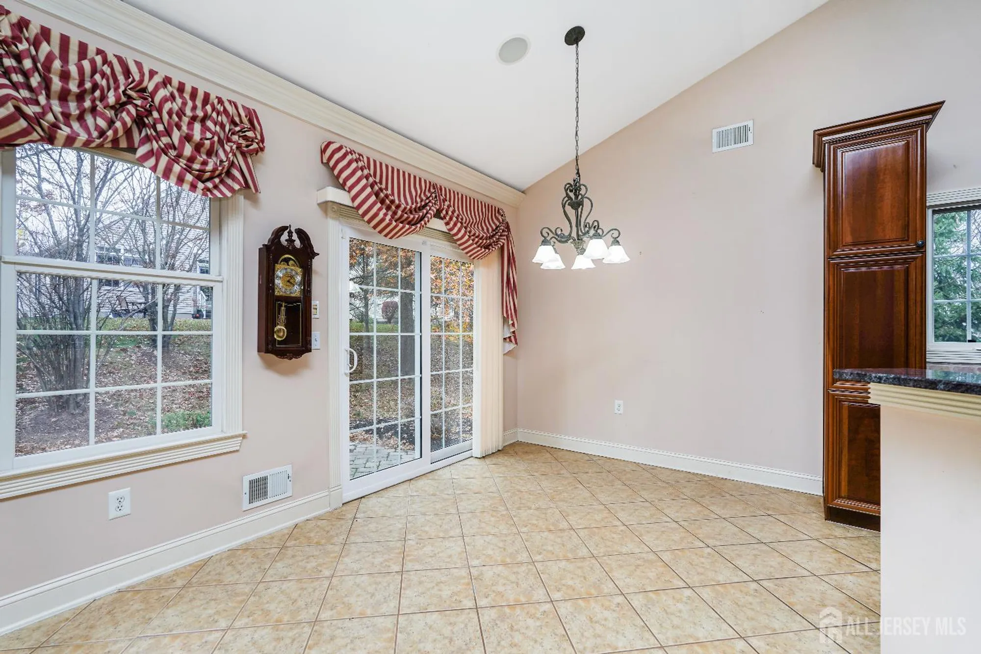 Property Slideshow image 17 of 39 | 35 hancock pl, Somerset, NJ, 08873