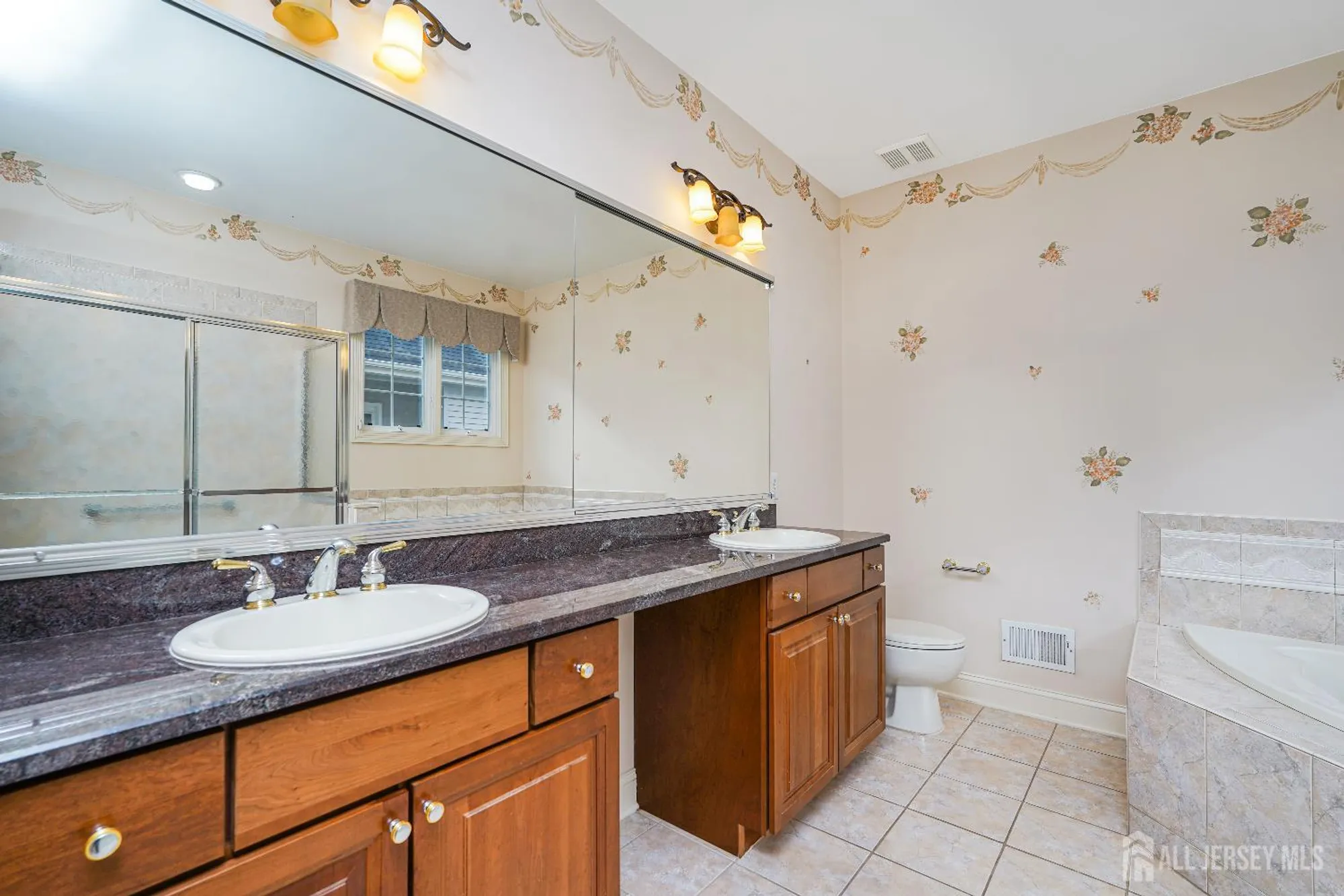 Property Slideshow image 21 of 39 | 35 hancock pl, Somerset, NJ, 08873