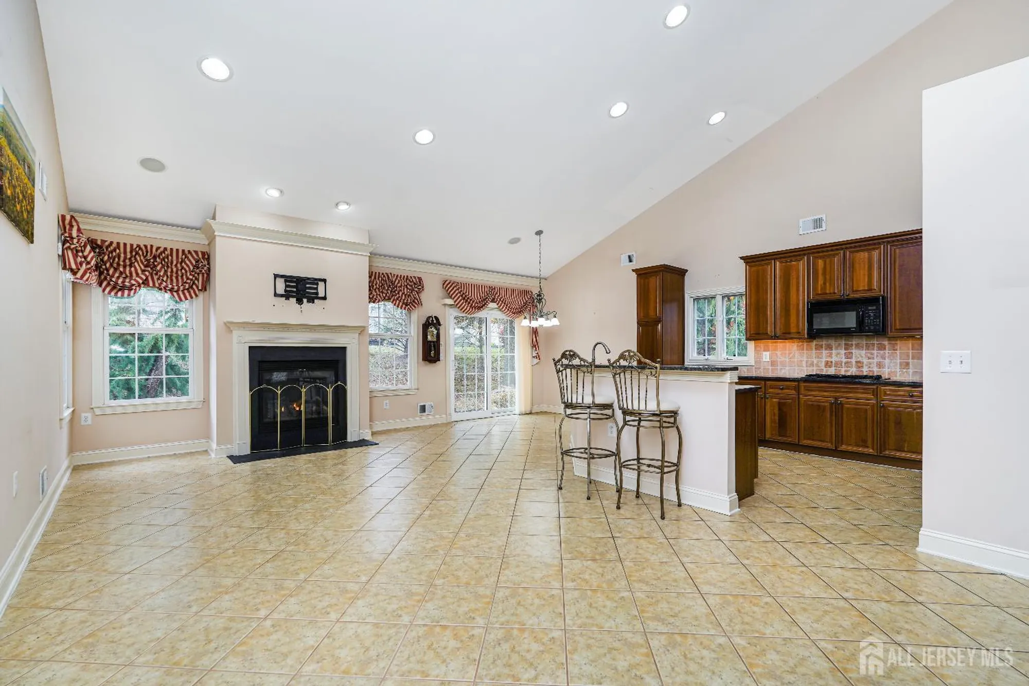 Property Slideshow image 14 of 39 | 35 hancock pl, Somerset, NJ, 08873