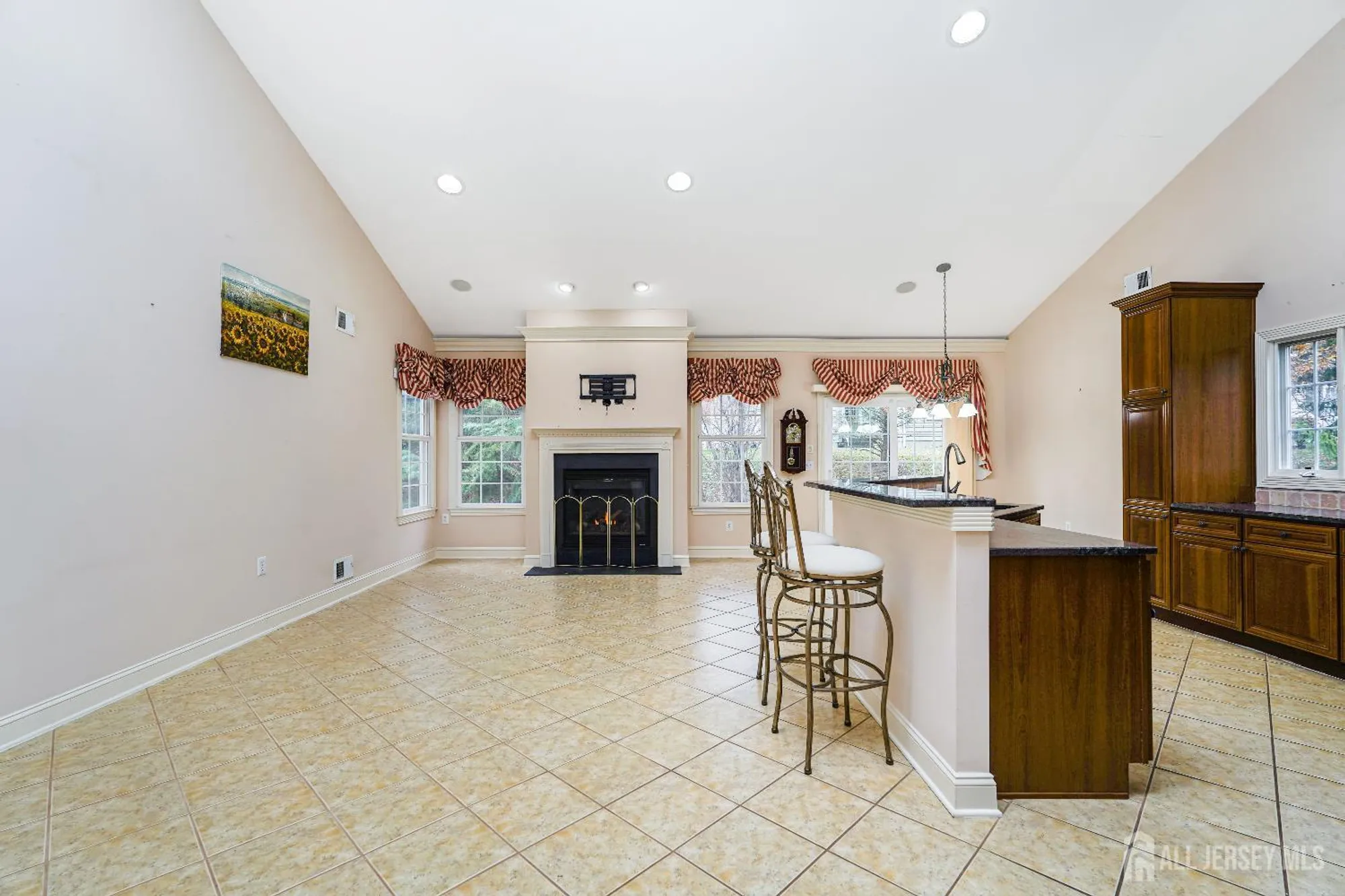 Property Slideshow image 8 of 39 | 35 hancock pl, Somerset, NJ, 08873