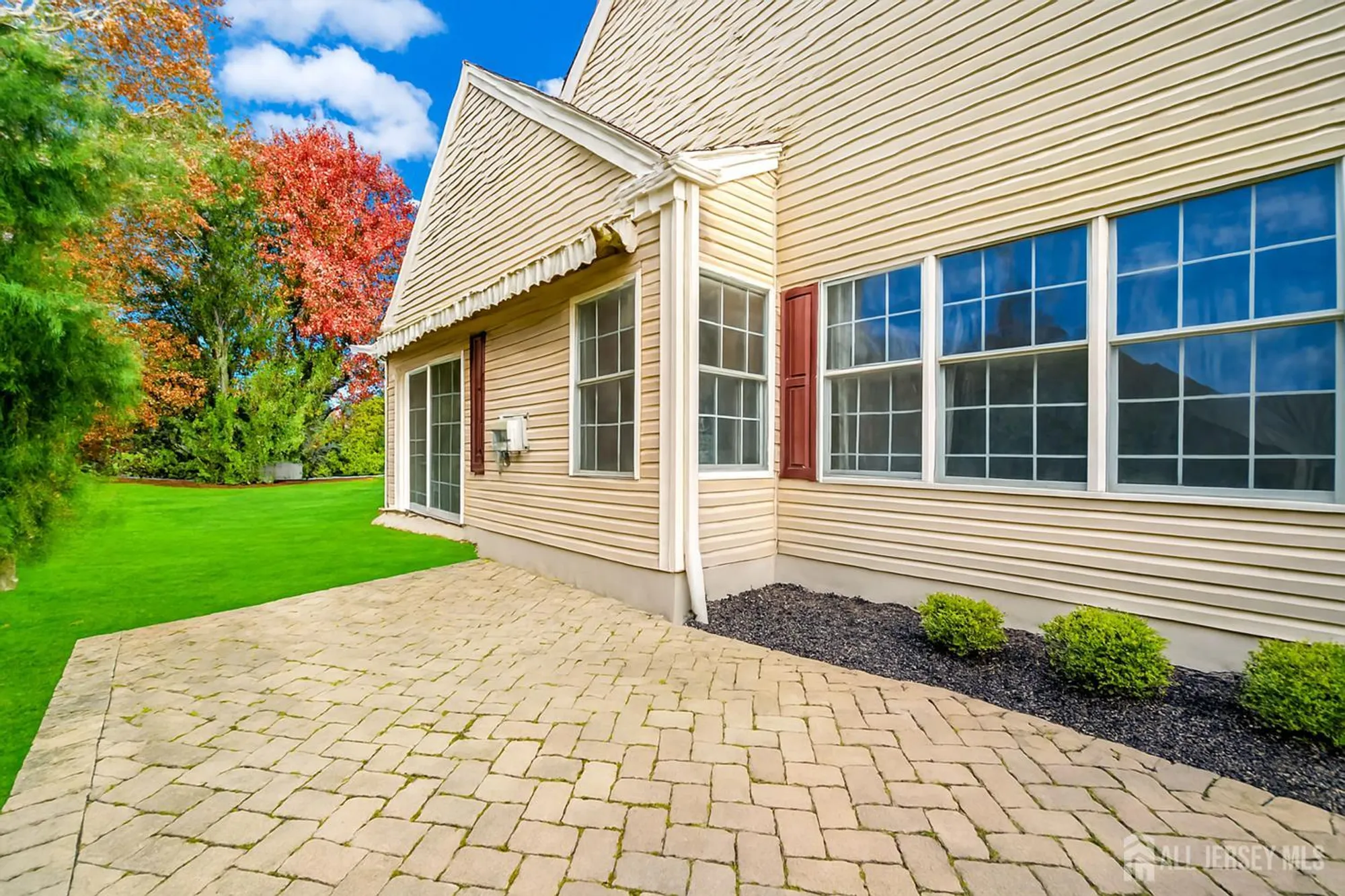 Property Slideshow image 37 of 39 | 35 hancock pl, Somerset, NJ, 08873