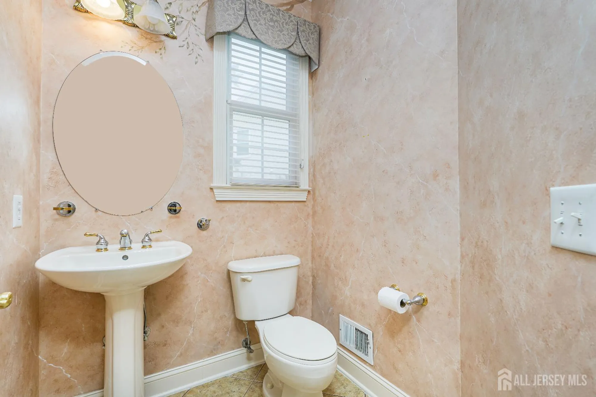 Property Slideshow image 18 of 39 | 35 hancock pl, Somerset, NJ, 08873