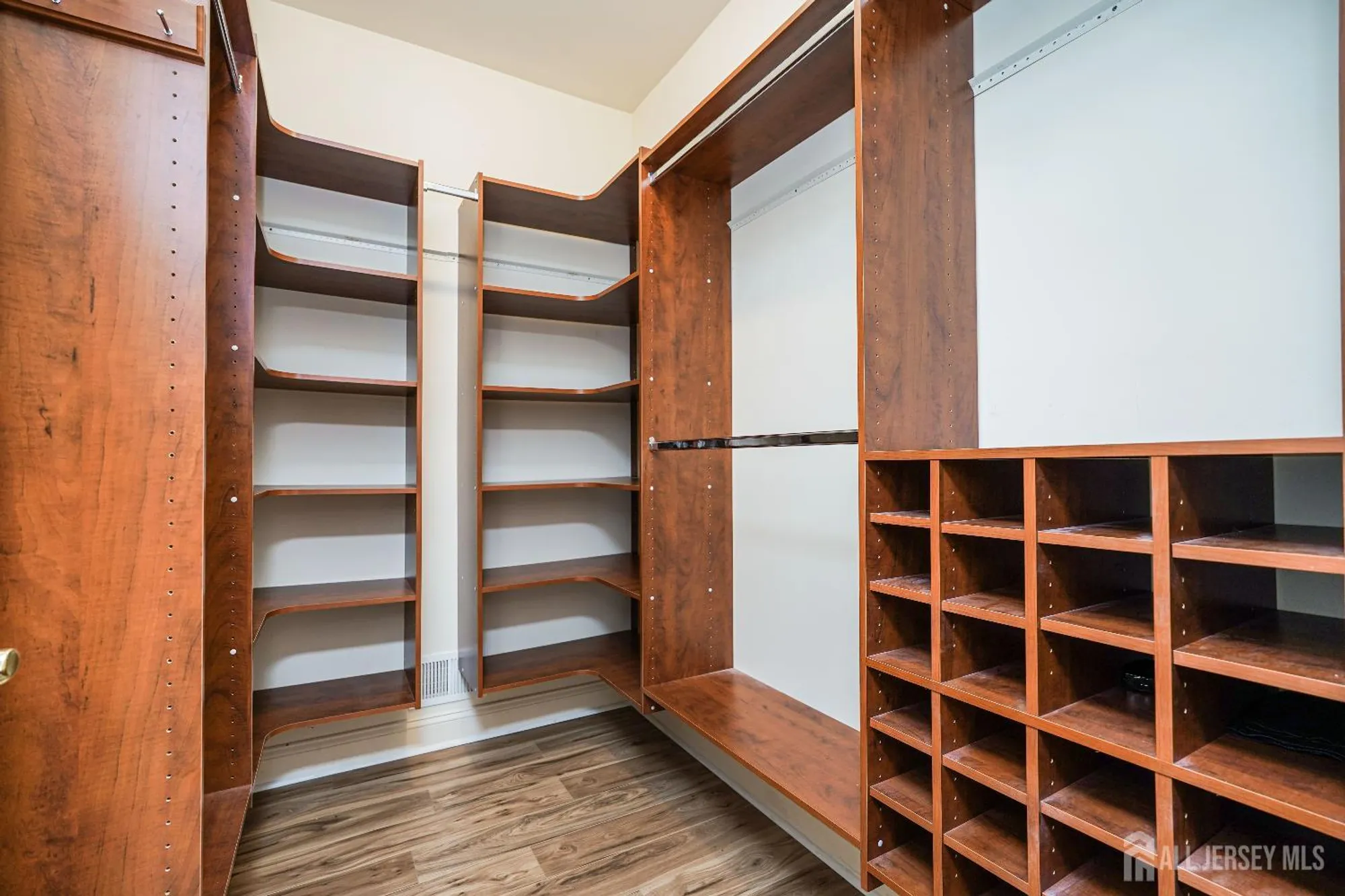 Property Slideshow image 24 of 39 | 35 hancock pl, Somerset, NJ, 08873