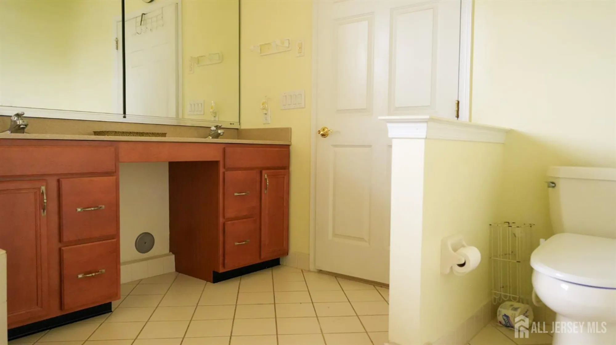 Property Slideshow image 15 of 53 | 1 belmont ct, Freehold, NJ, 07728