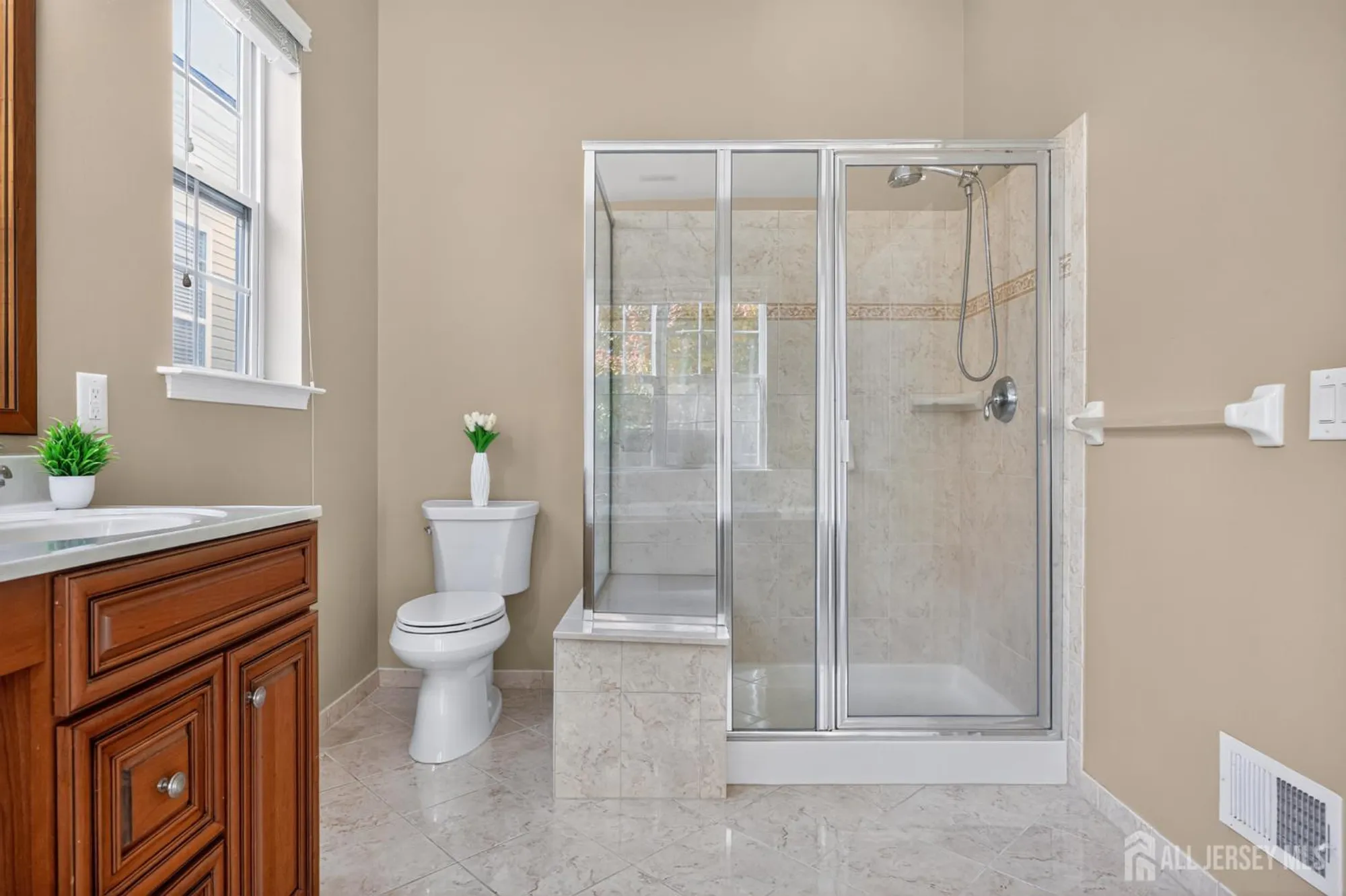 Property Slideshow image 25 of 43 | 24 fisher island ct, Monroe, NJ, 08831