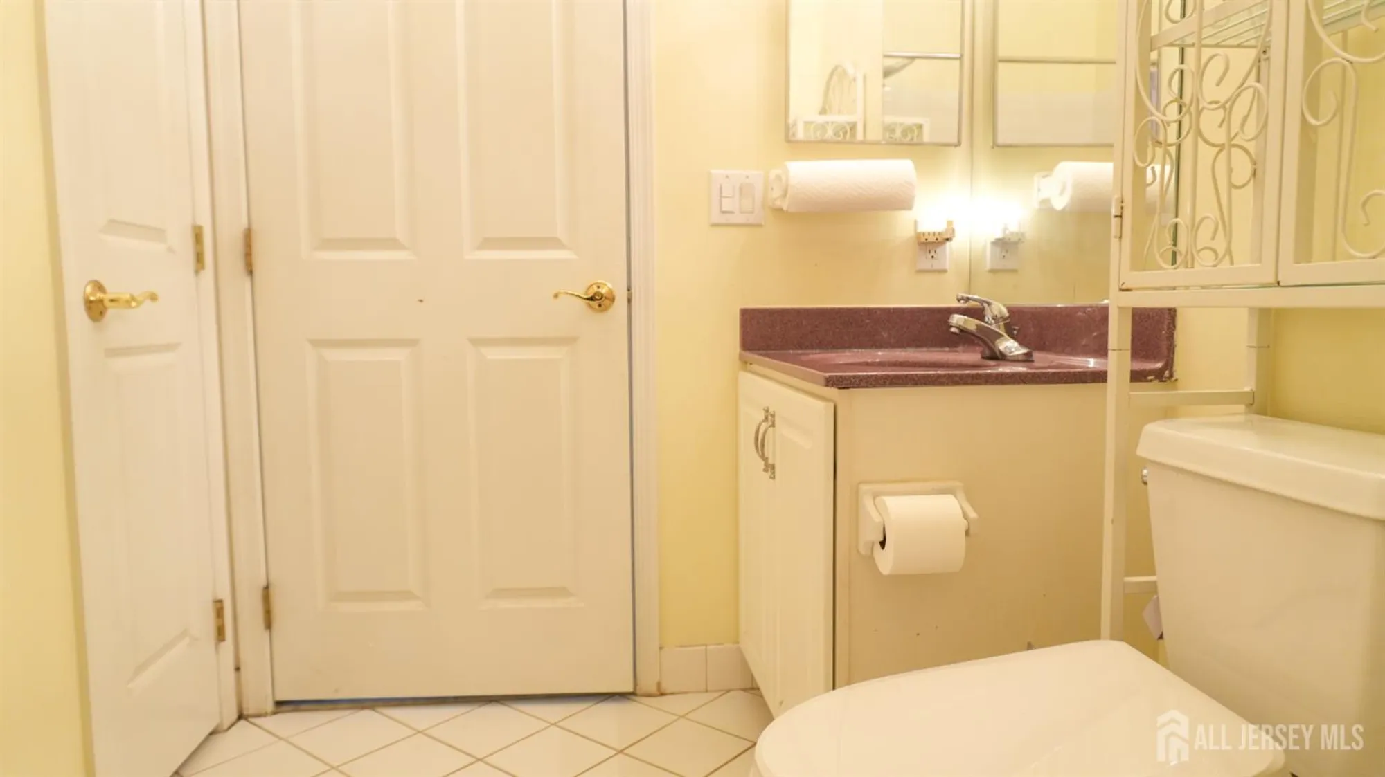 Property Slideshow image 21 of 53 | 1 belmont ct, Freehold, NJ, 07728