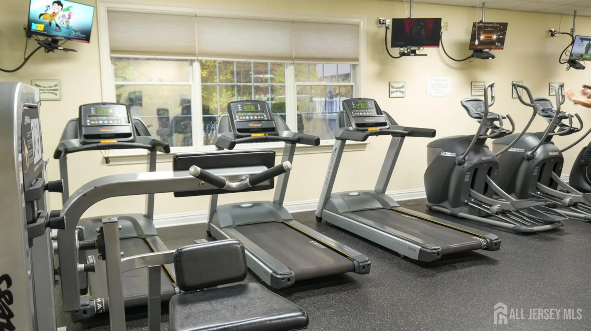 Property Slideshow image 47 of 53 | 1 belmont ct, Freehold, NJ, 07728