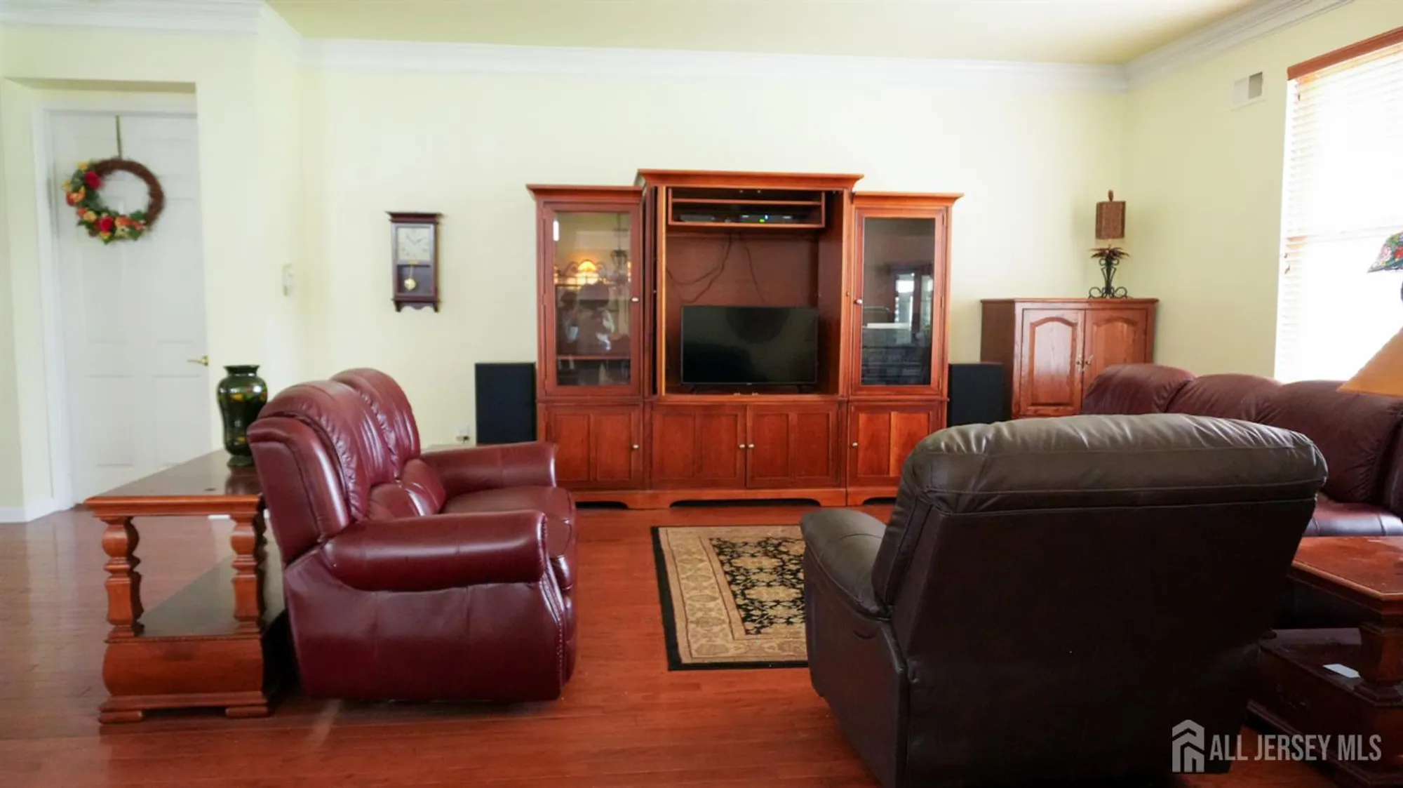 Property Slideshow image 32 of 53 | 1 belmont ct, Freehold, NJ, 07728