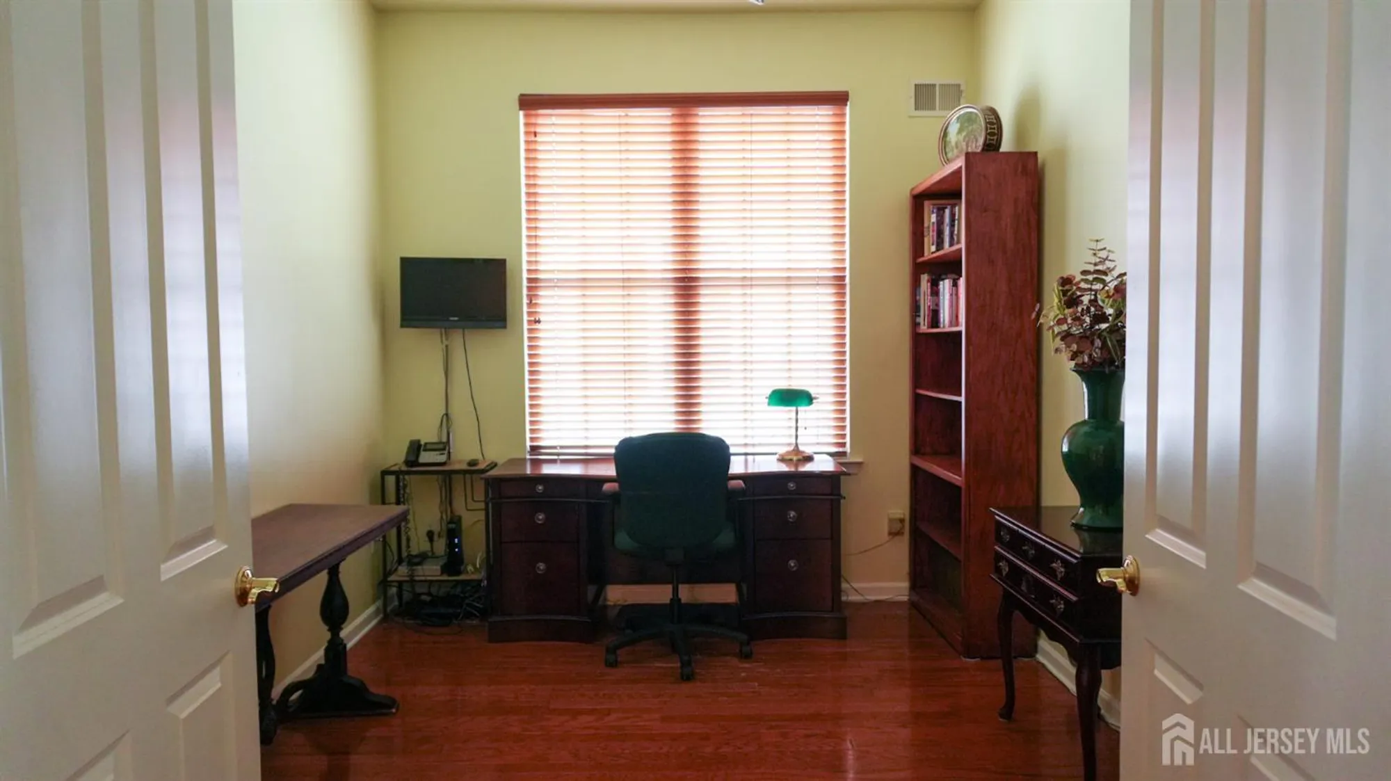 Property Slideshow image 23 of 53 | 1 belmont ct, Freehold, NJ, 07728