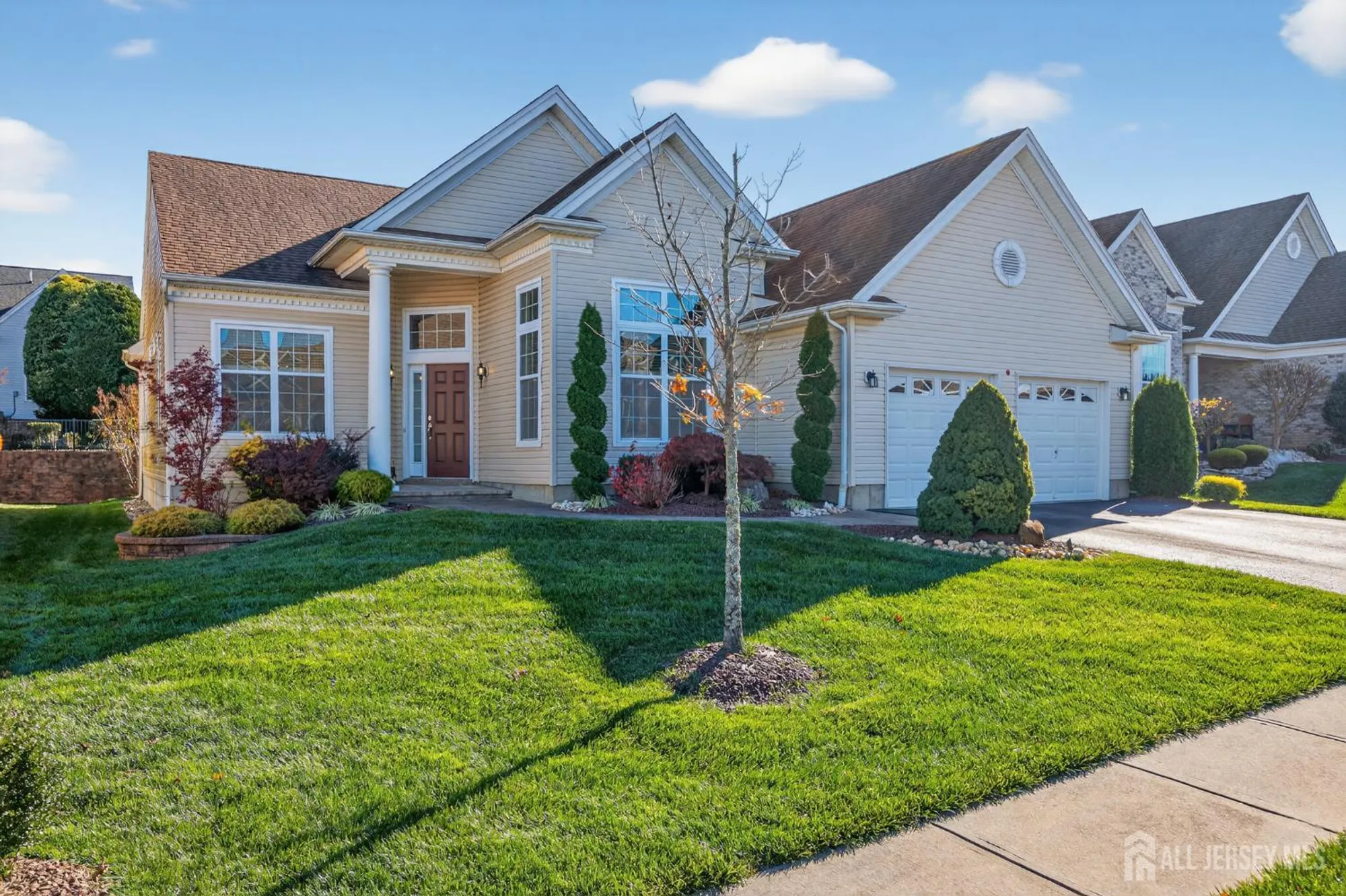 Property Slideshow image 1 of 43 | 24 fisher island ct, Monroe, NJ, 08831