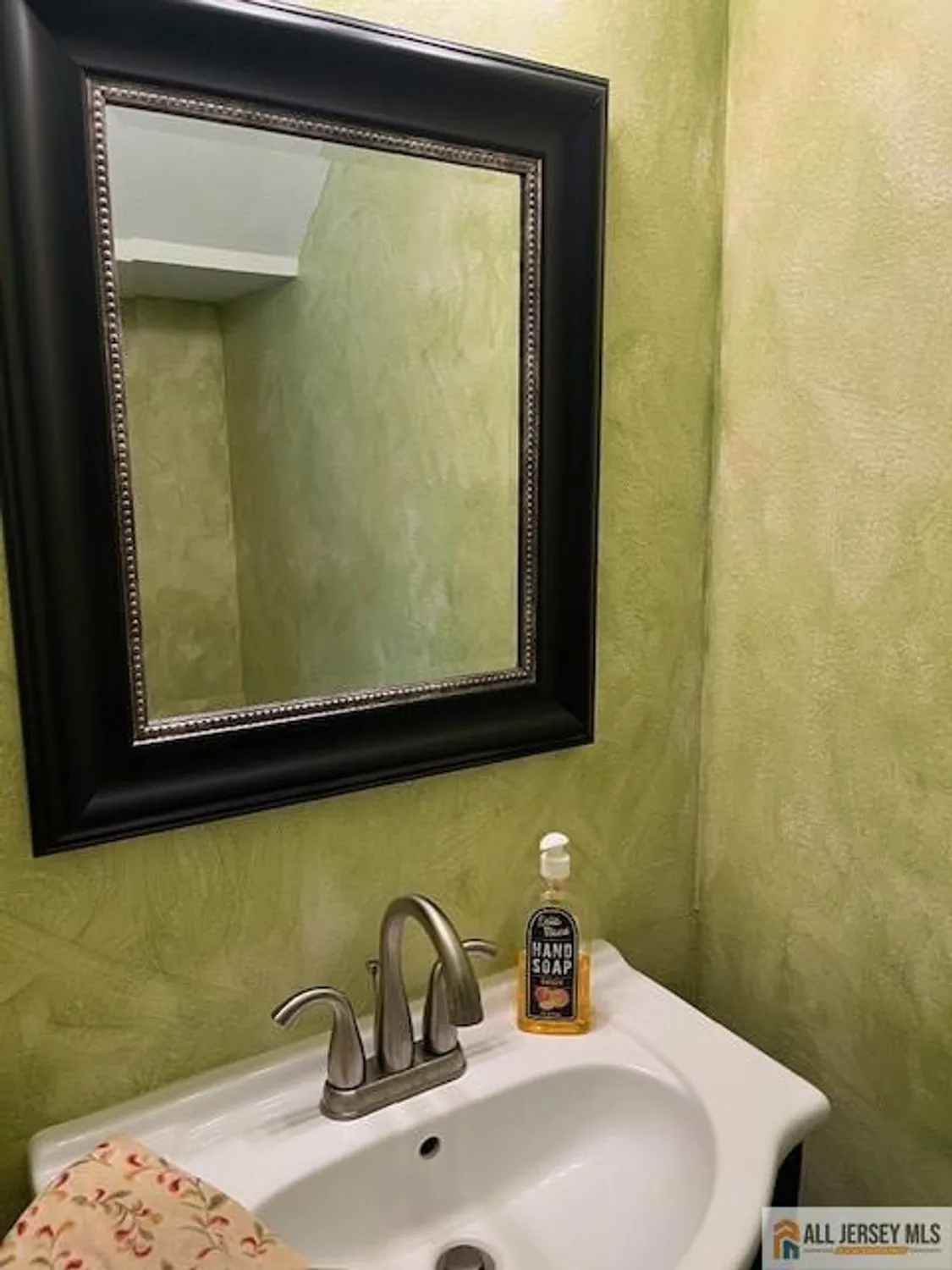 Property Slideshow image 8 of 45 | 414 andover dr 414b, Monroe, NJ, 08831