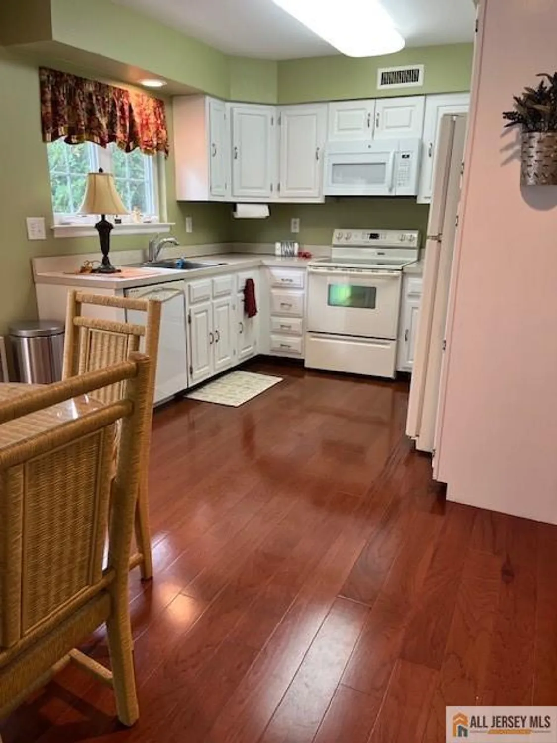 Property Slideshow image 12 of 45 | 414 andover dr 414b, Monroe, NJ, 08831