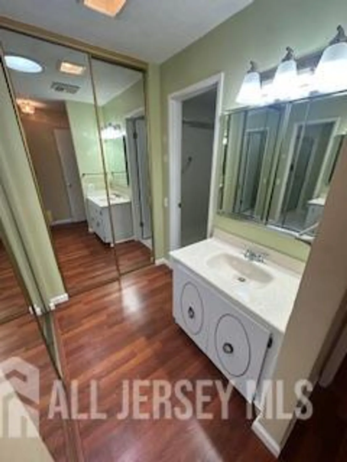 Property Slideshow image 6 of 11 | 211 doremus dr, Monroe, NJ, 08831