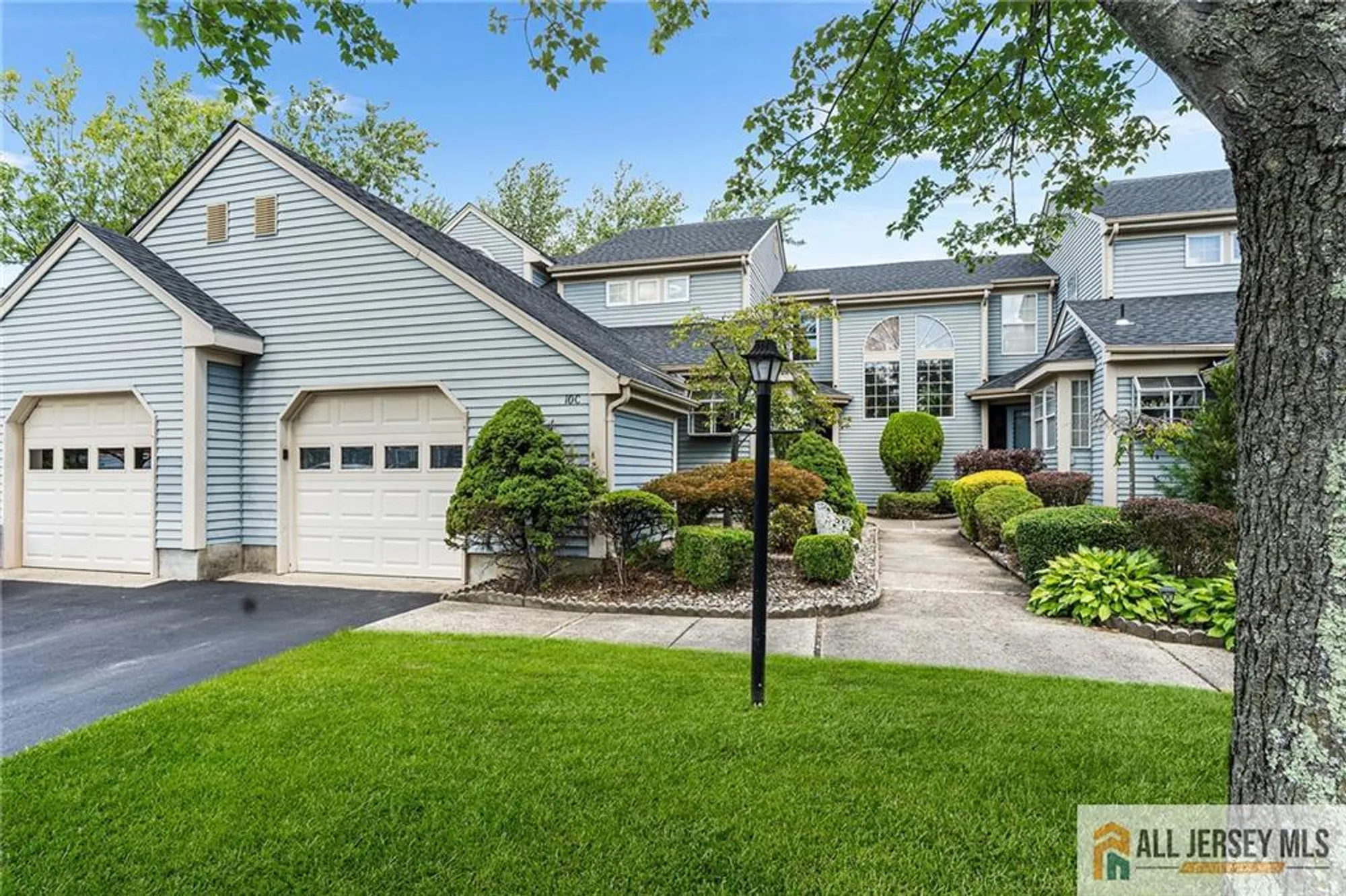 Property Slideshow image 33 of 35 | 10 glastonbury dr c, Monroe, NJ, 08831