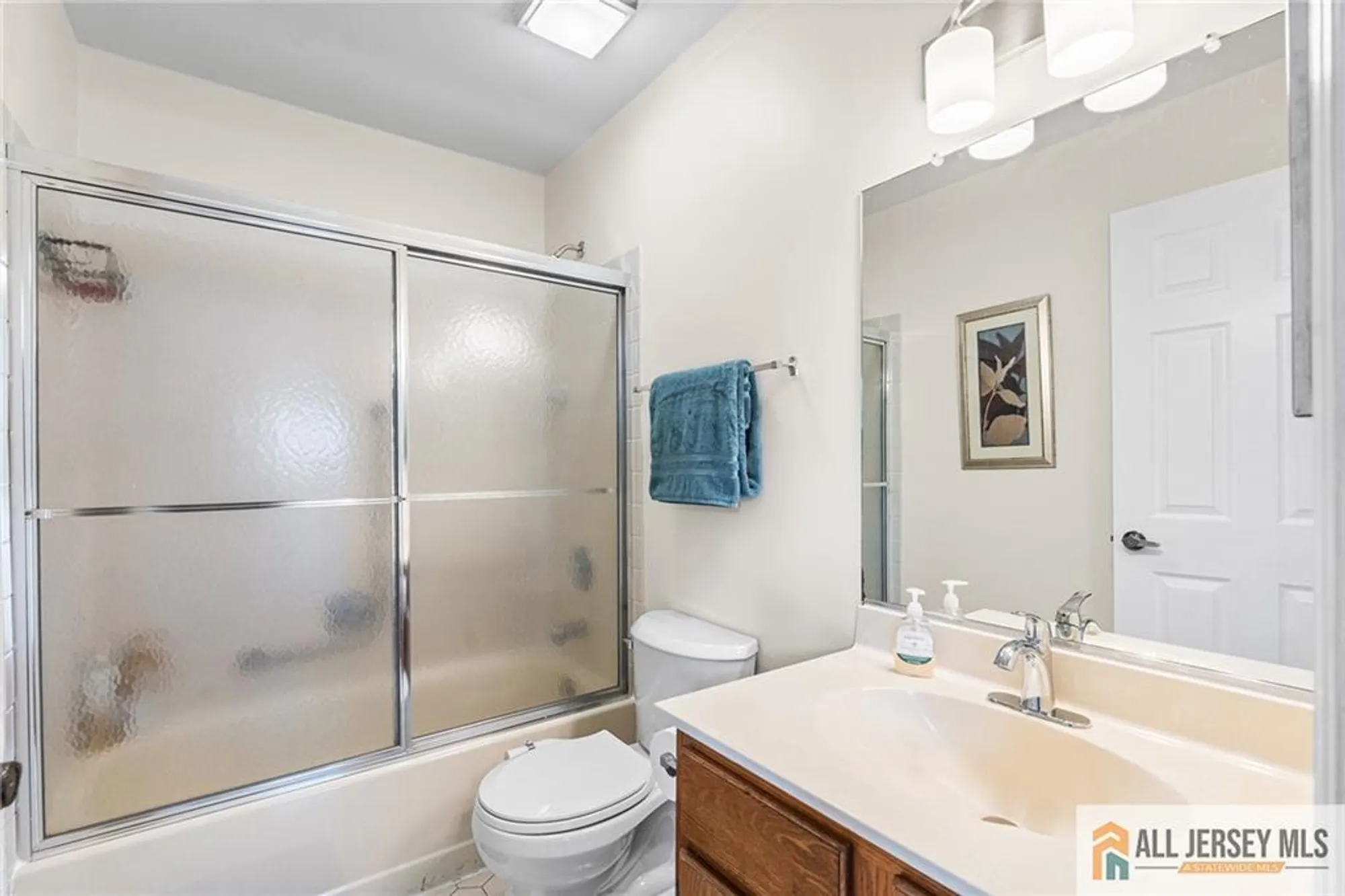 Property Slideshow image 23 of 35 | 10 glastonbury dr c, Monroe, NJ, 08831