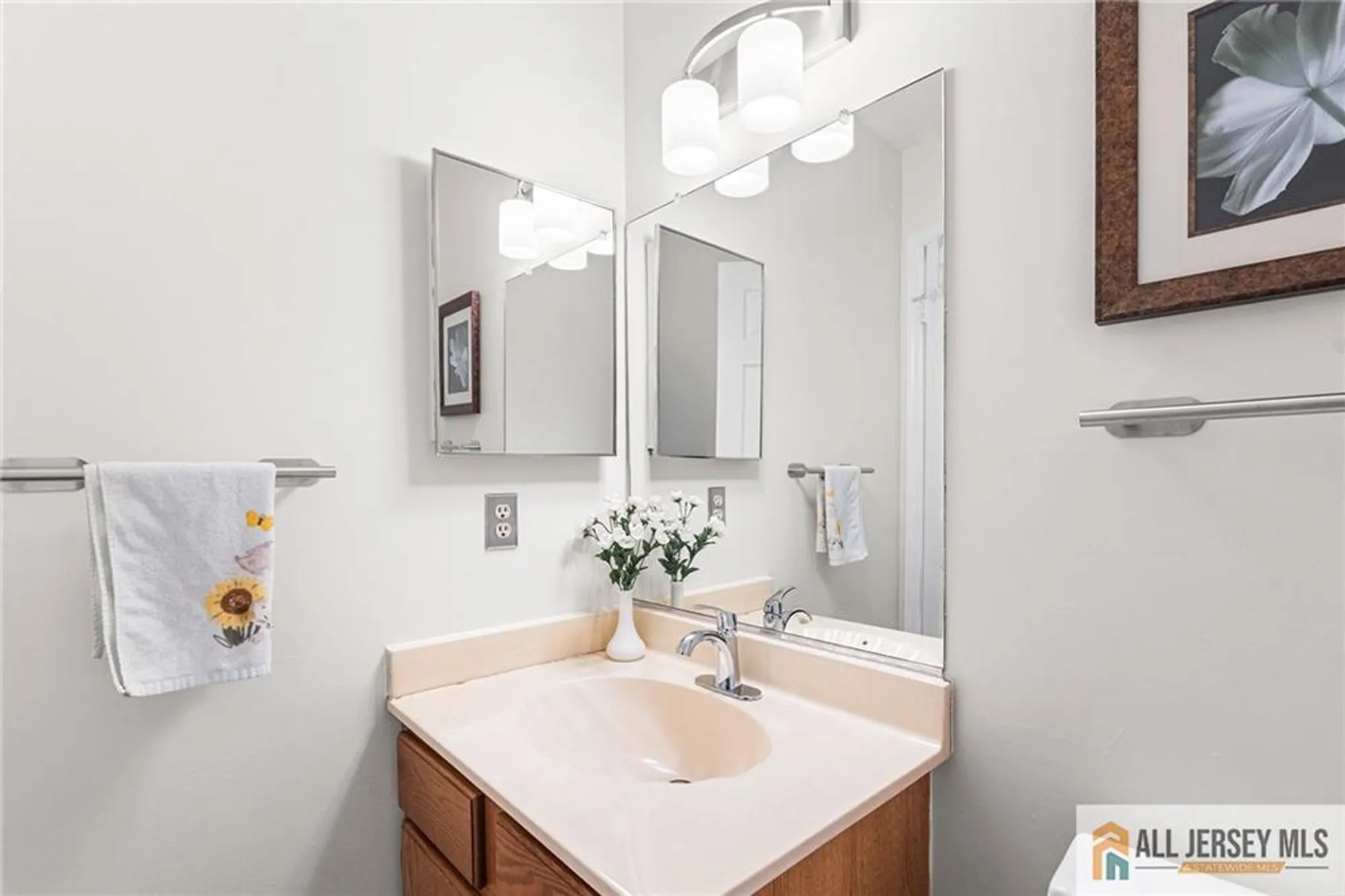 Property Slideshow image 20 of 35 | 10 glastonbury dr c, Monroe, NJ, 08831