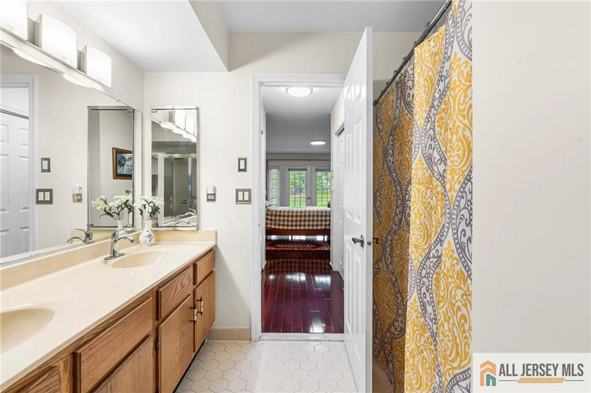 Property Slideshow image 18 of 35 | 10 glastonbury dr c, Monroe, NJ, 08831