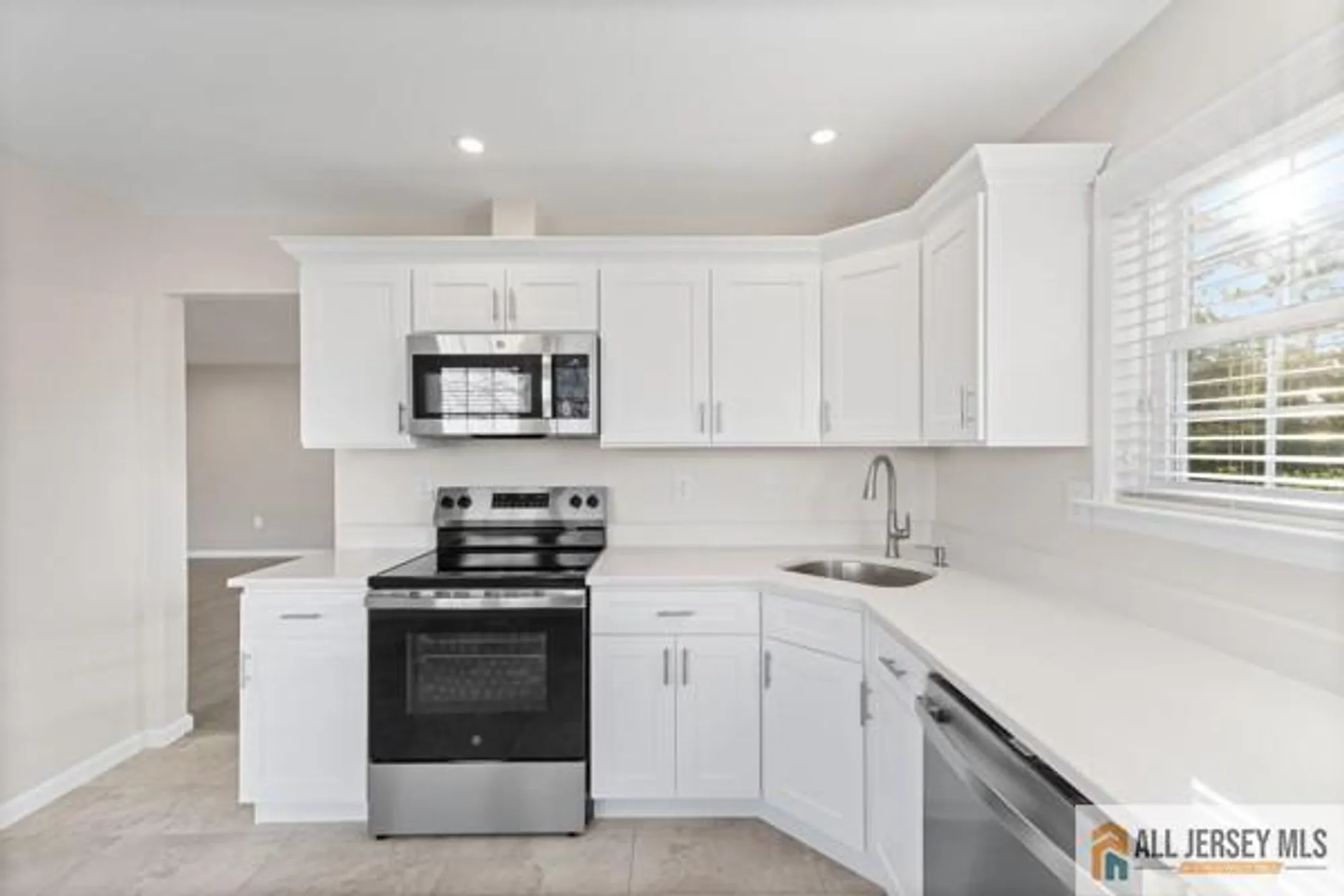 Property Slideshow image 15 of 32 | 18 benjamin franklin dr, Monroe, NJ, 08831