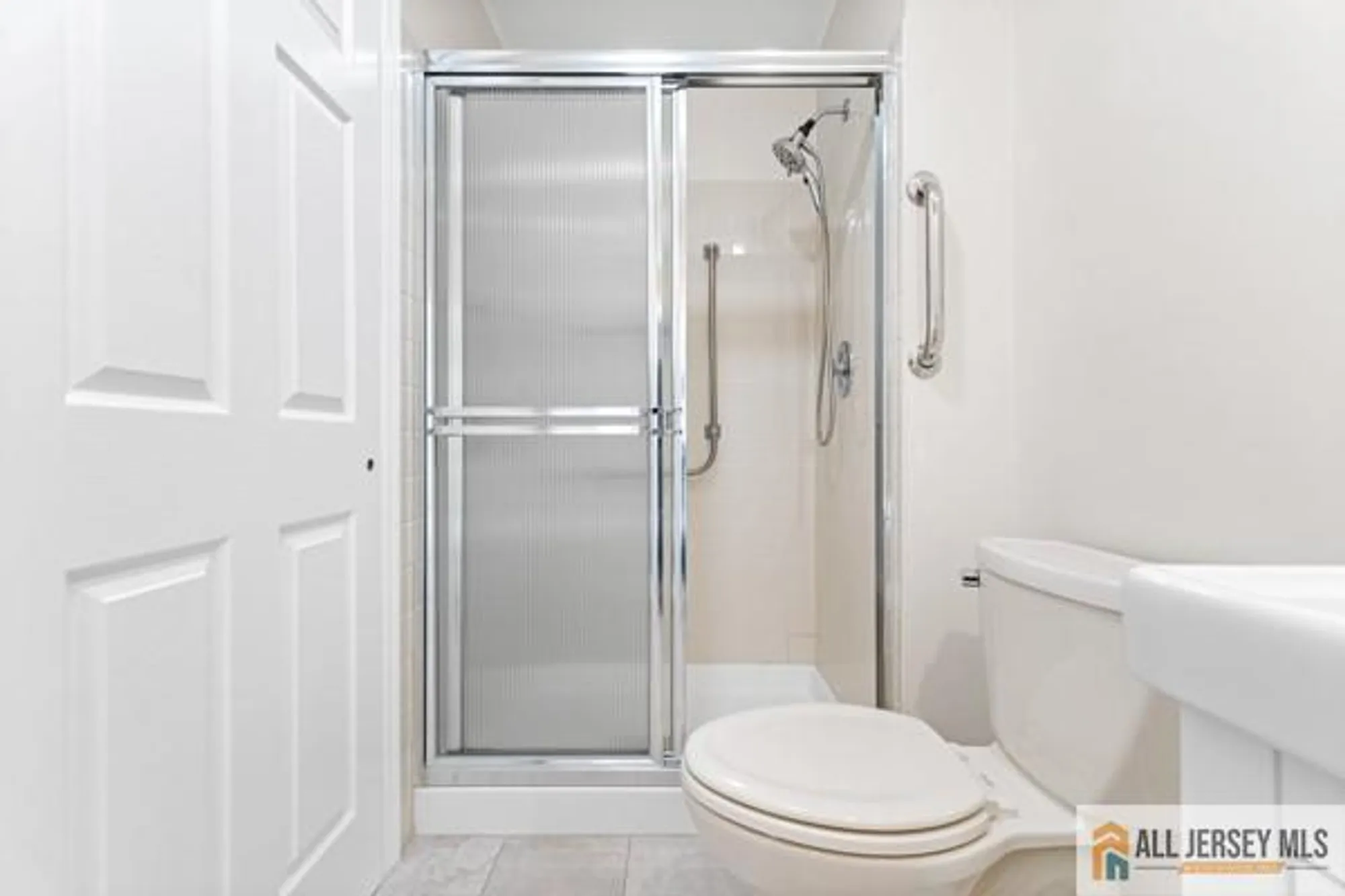 Property Slideshow image 23 of 32 | 18 benjamin franklin dr, Monroe, NJ, 08831