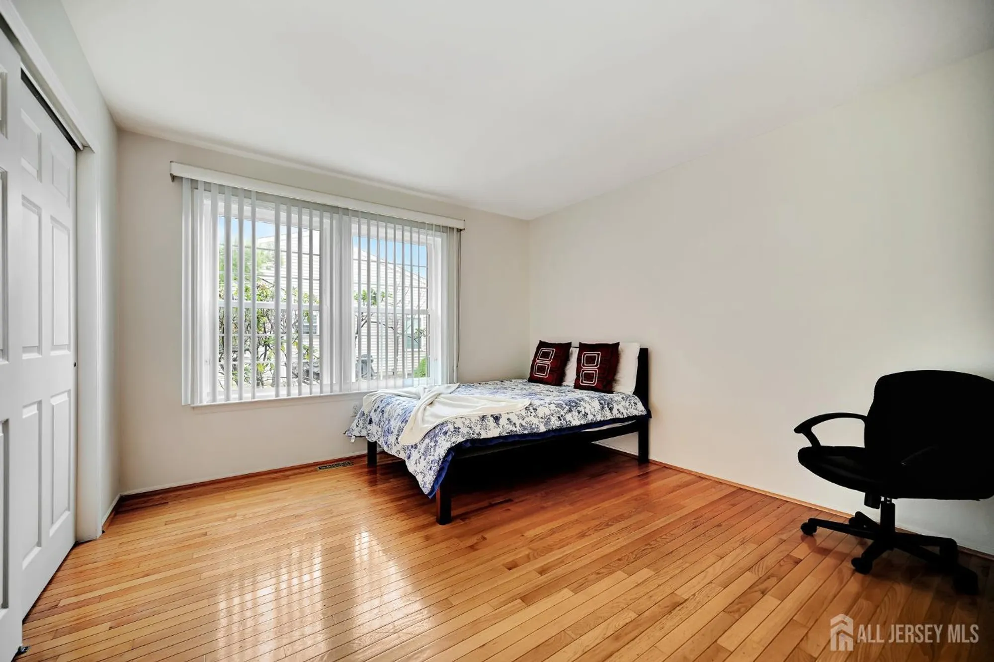 Property Slideshow image 21 of 30 | 13 benjamin franklin dr, Monroe, NJ, 08831