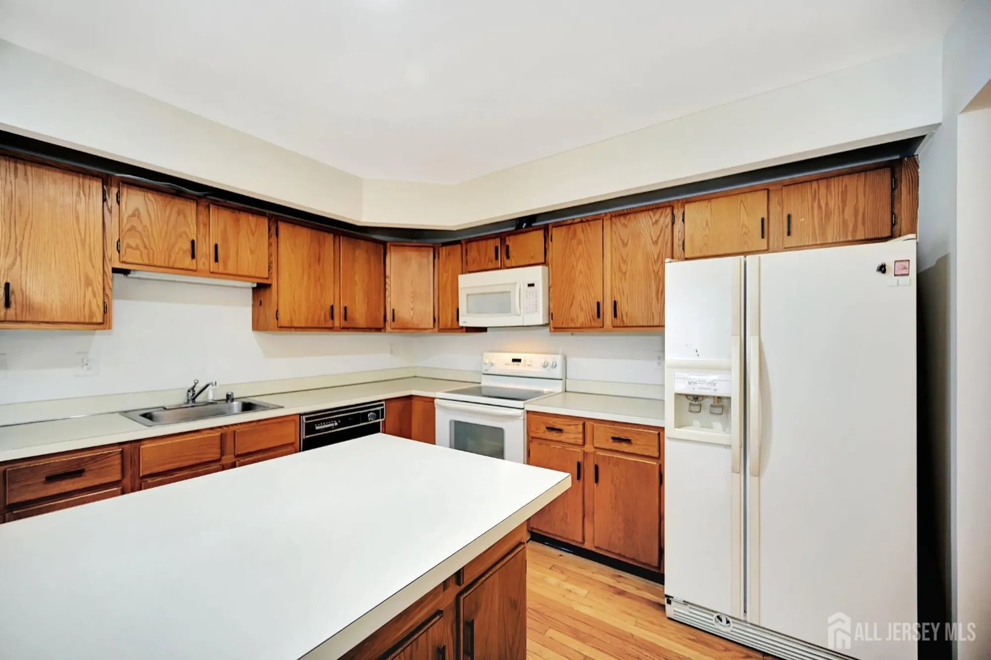 Property Slideshow image 14 of 30 | 13 benjamin franklin dr, Monroe, NJ, 08831