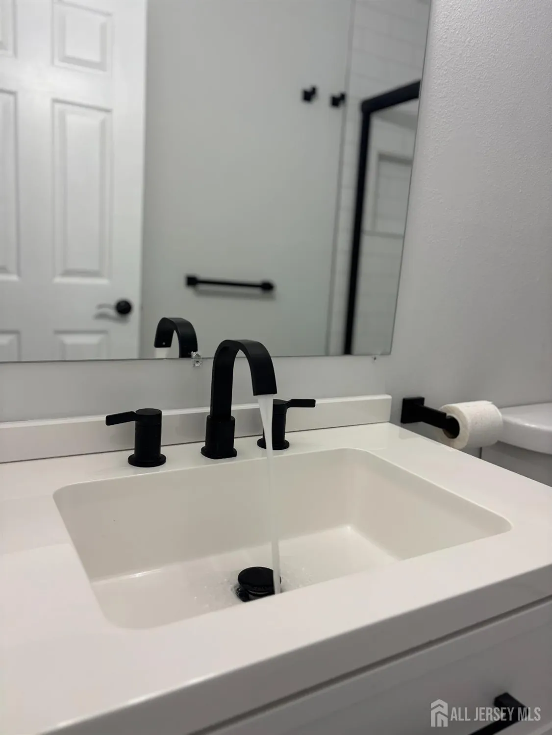 Property Slideshow image 15 of 21 | 659b azalea plz, Monroe, NJ, 08831