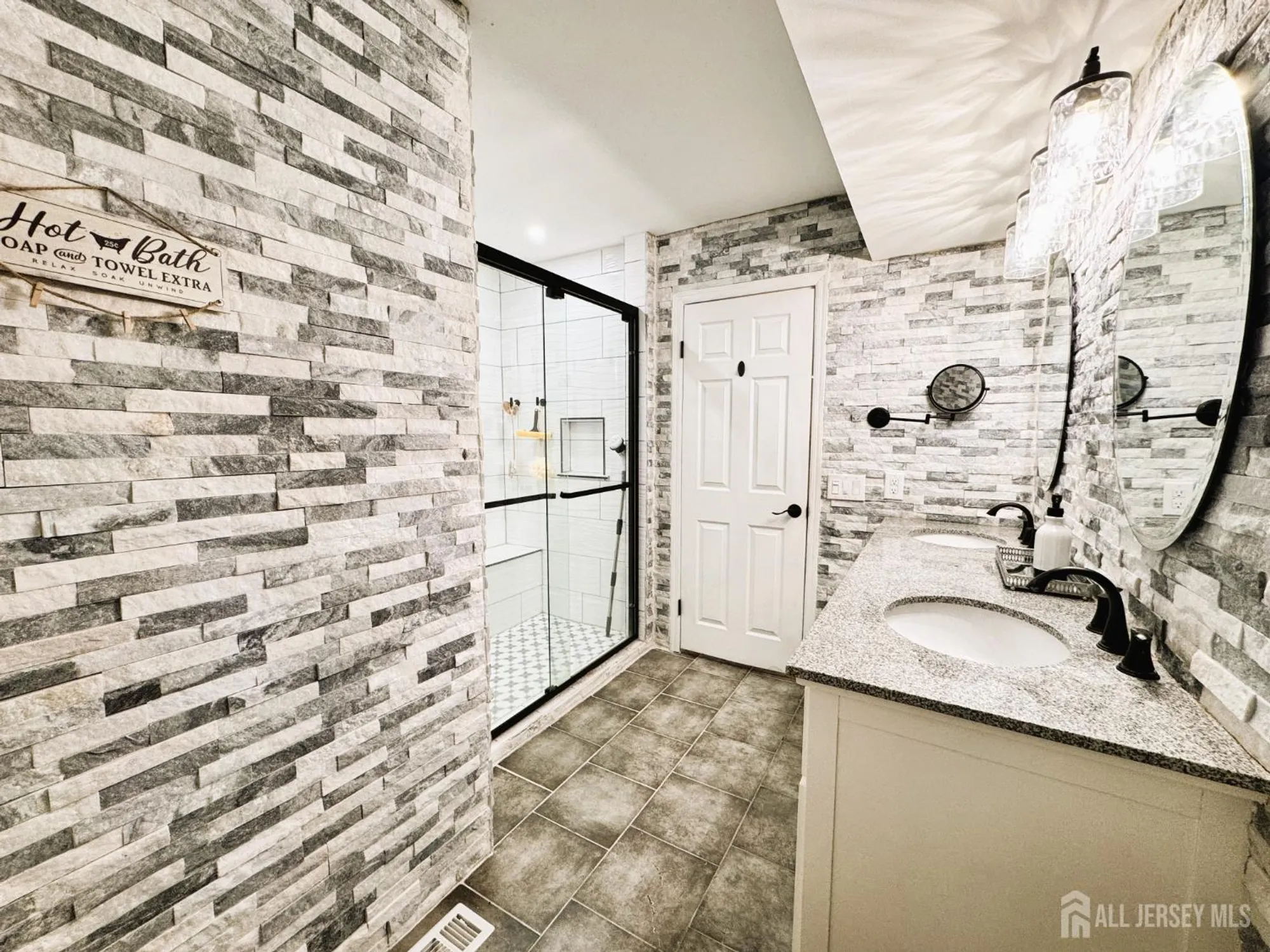 Property Slideshow image 17 of 28 | 4c rutherford hayes dr, Monroe, NJ, 08831