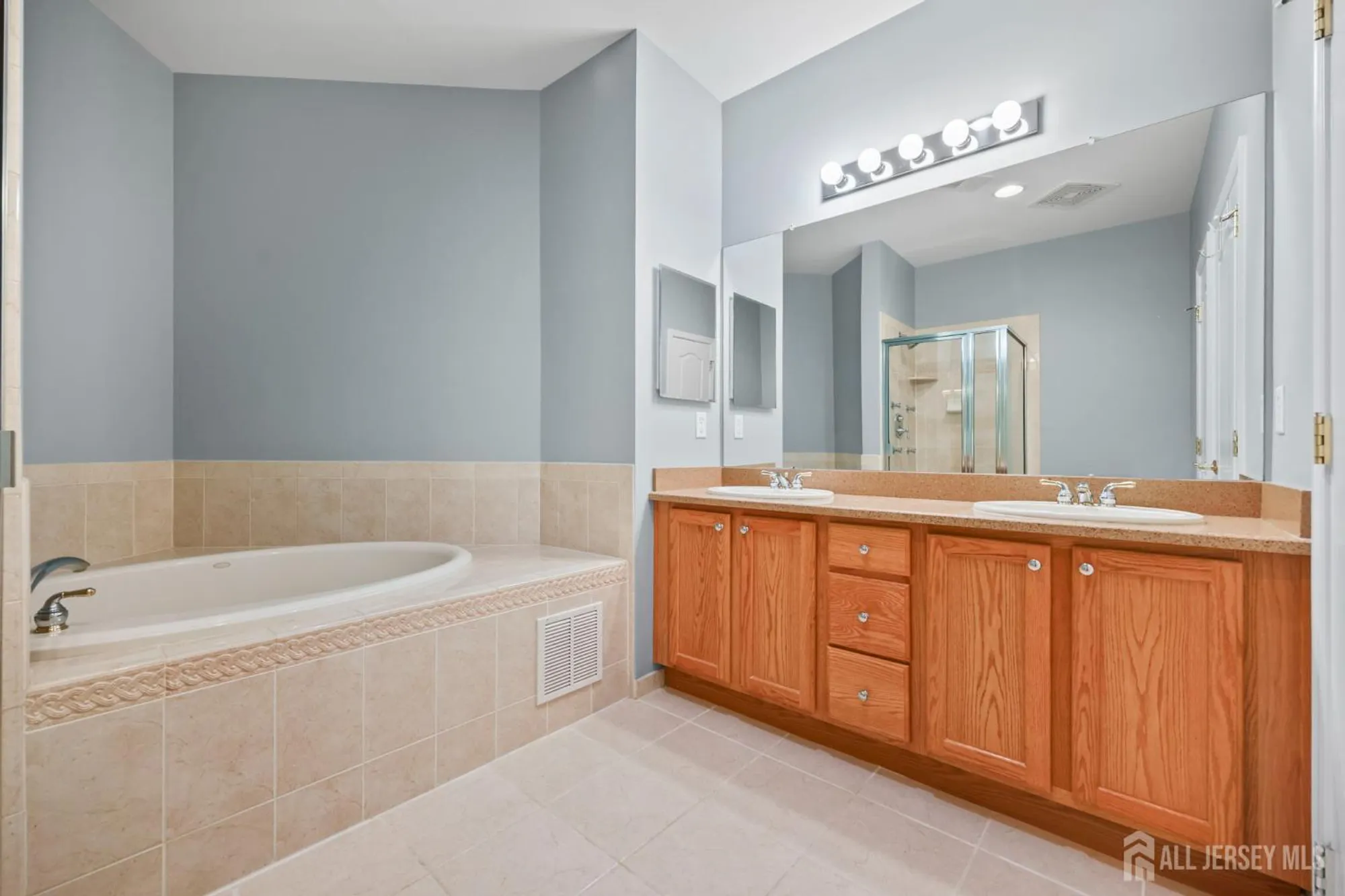 Property Slideshow image 18 of 38 | 3208 falston cir, Old Bridge, NJ, 08857