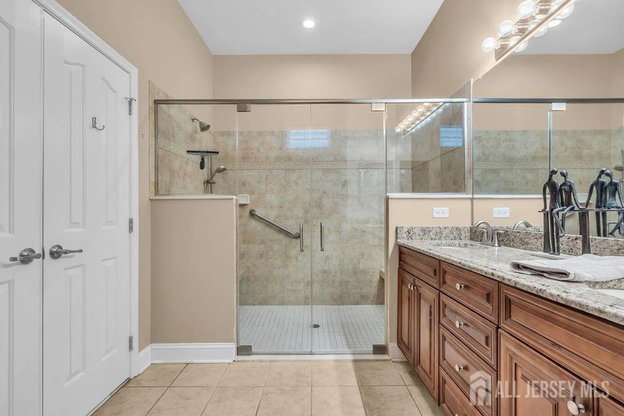 Property Slideshow image 20 of 31 | 147 cobblestone blvd, Monroe, NJ, 08831