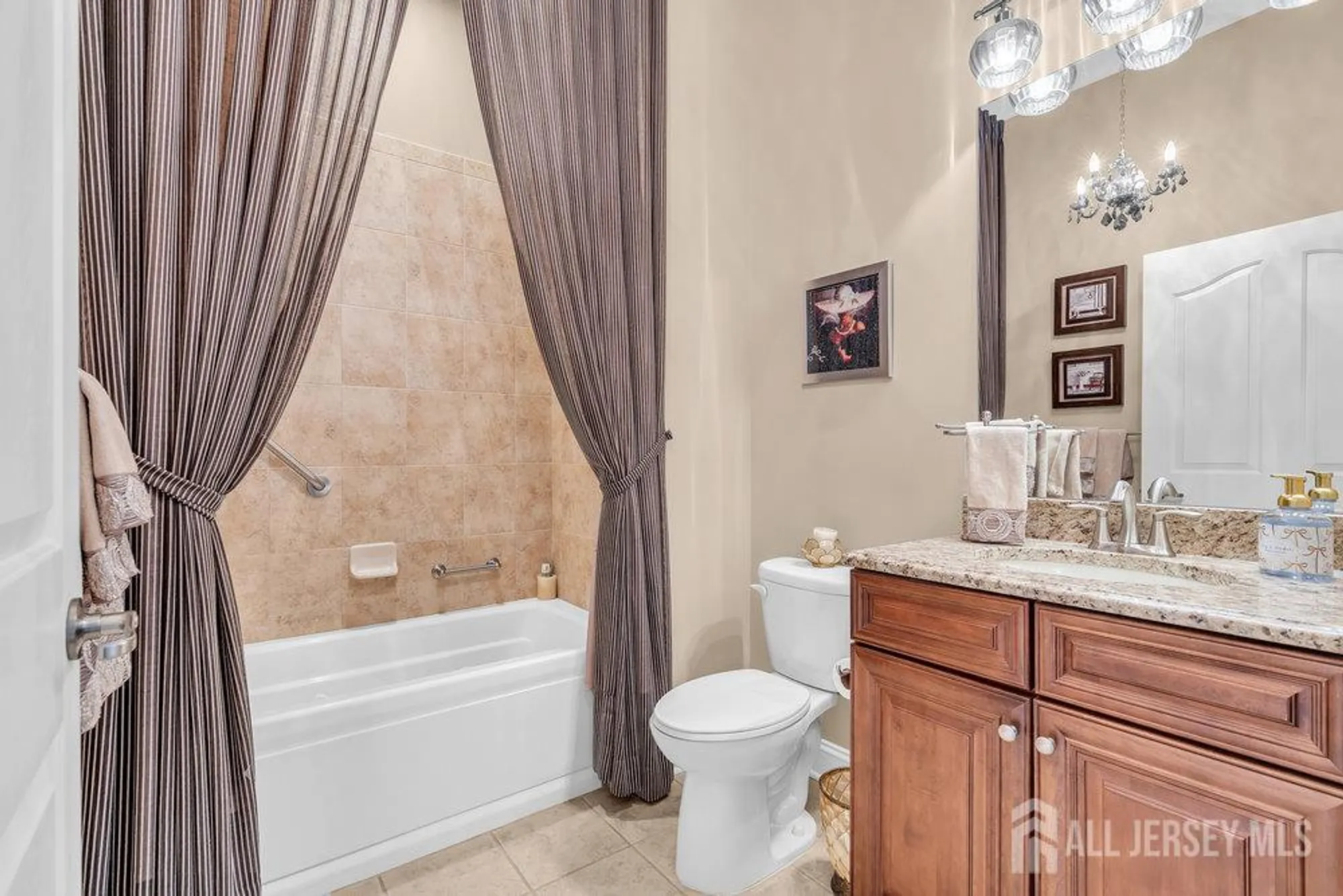 Property Slideshow image 19 of 31 | 147 cobblestone blvd, Monroe, NJ, 08831