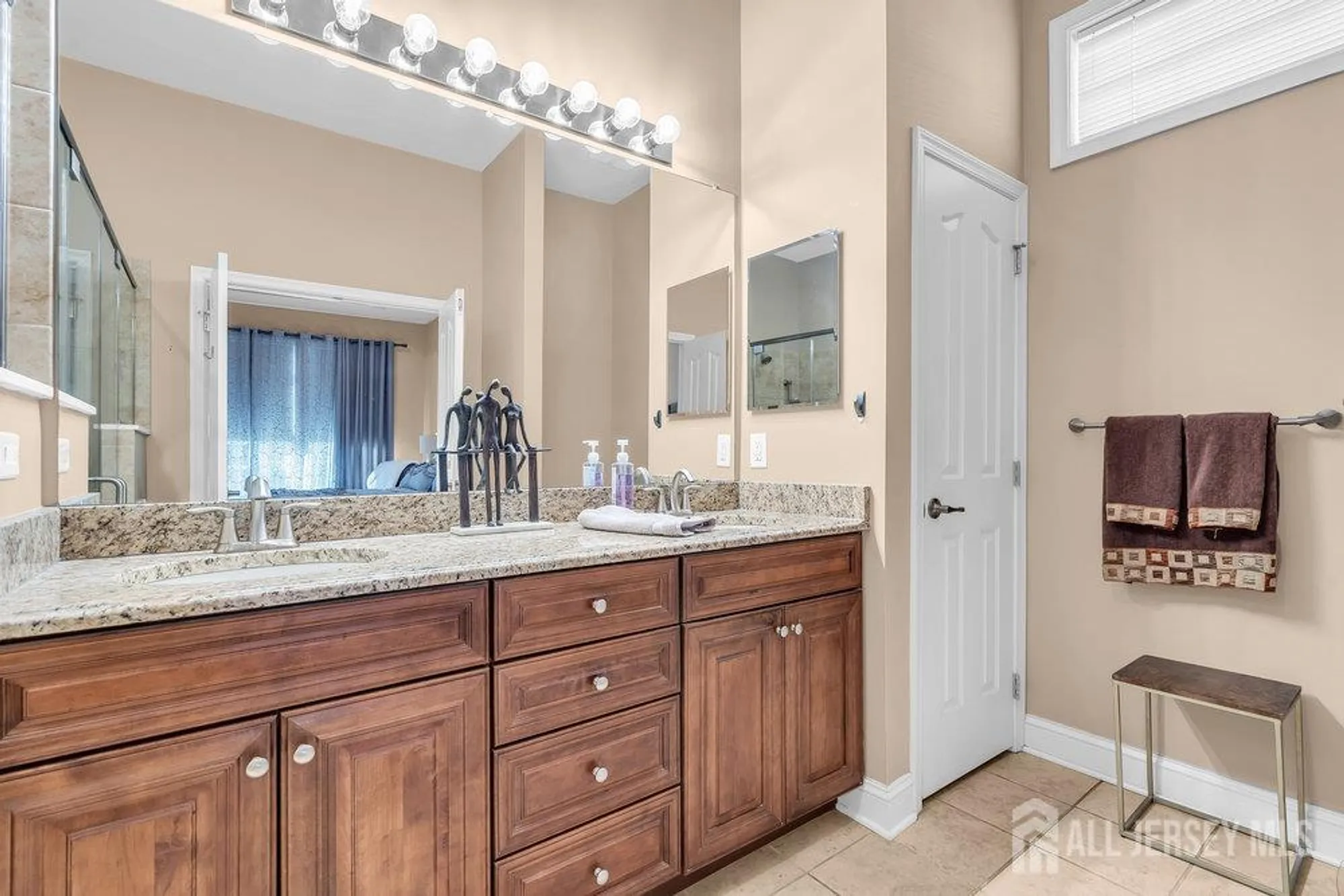 Property Slideshow image 18 of 31 | 147 cobblestone blvd, Monroe, NJ, 08831