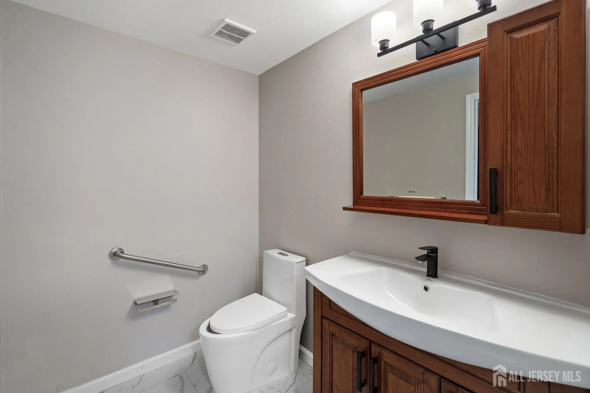 Property Slideshow image 12 of 24 | 142 providence way c, Middlesex, NJ, 08831