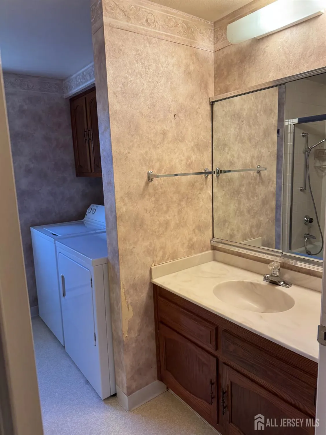 Property Slideshow image 8 of 12 | 413 oxford ln b, Monroe, NJ, 08831