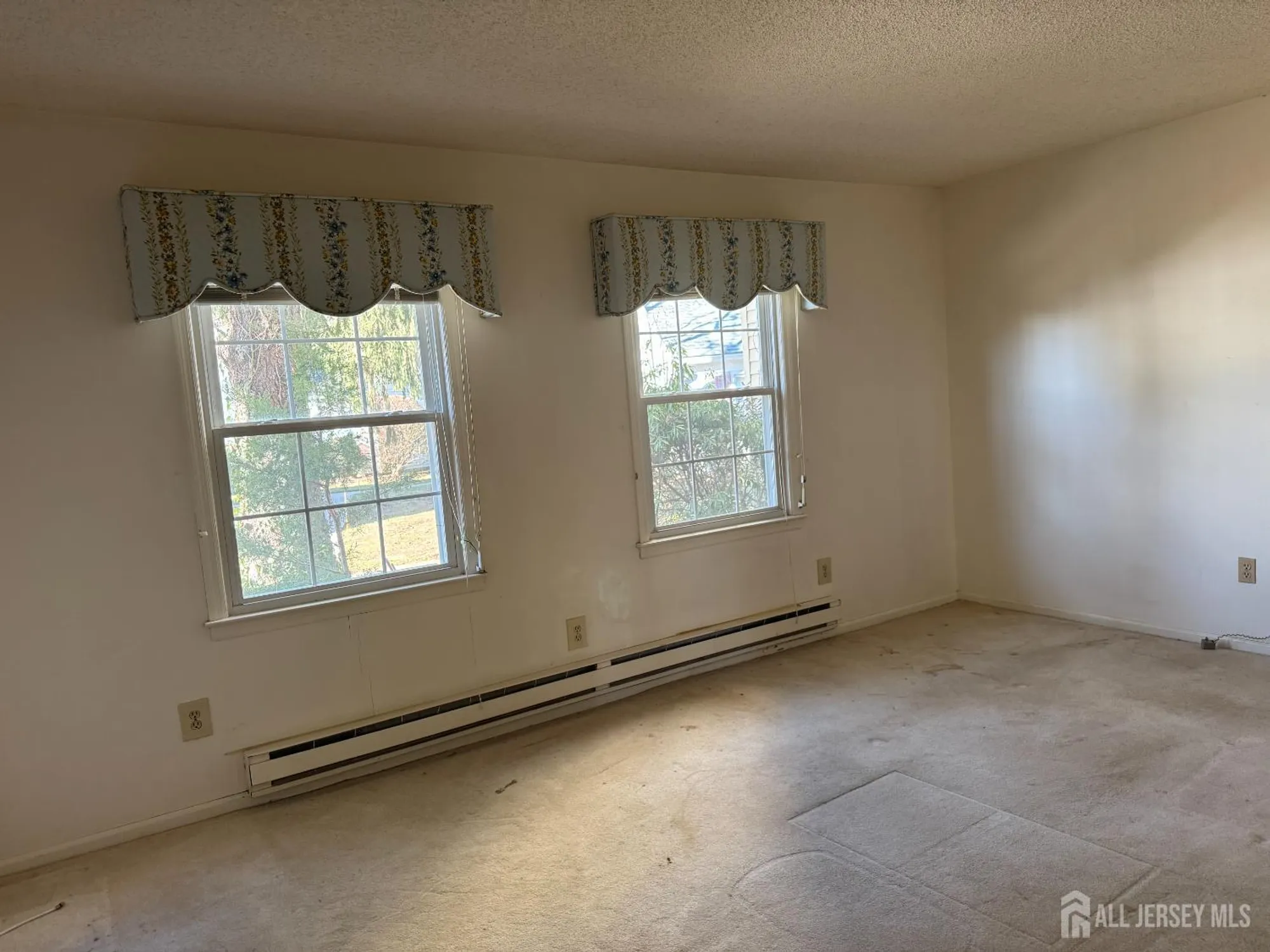 Property Slideshow image 12 of 12 | 413 oxford ln b, Monroe, NJ, 08831