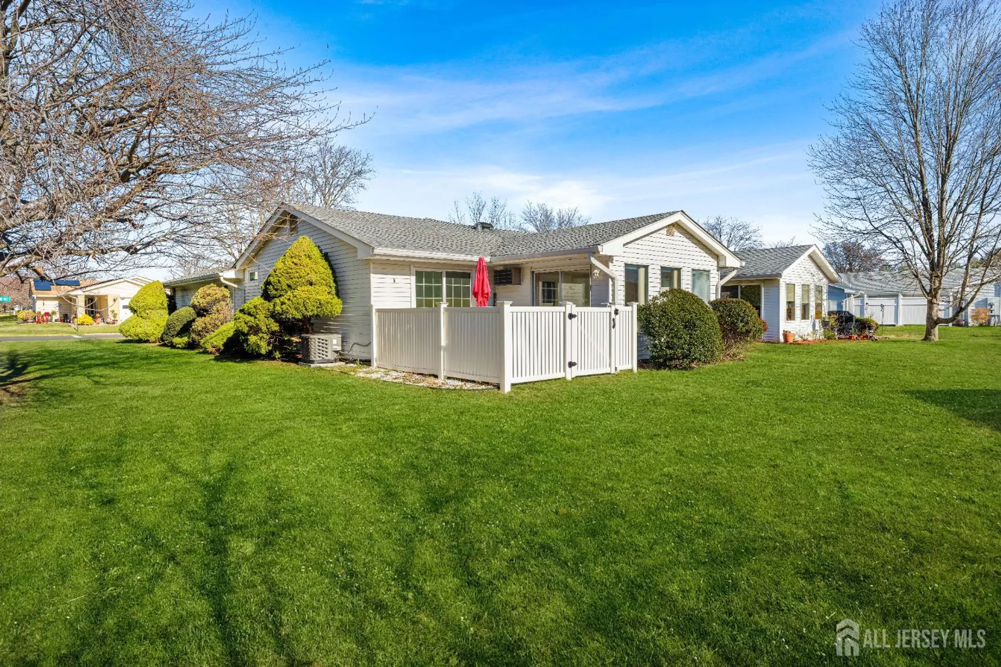 Property Slideshow image 4 of 26 | 801 pompton rd b, Monroe, NJ, 08831