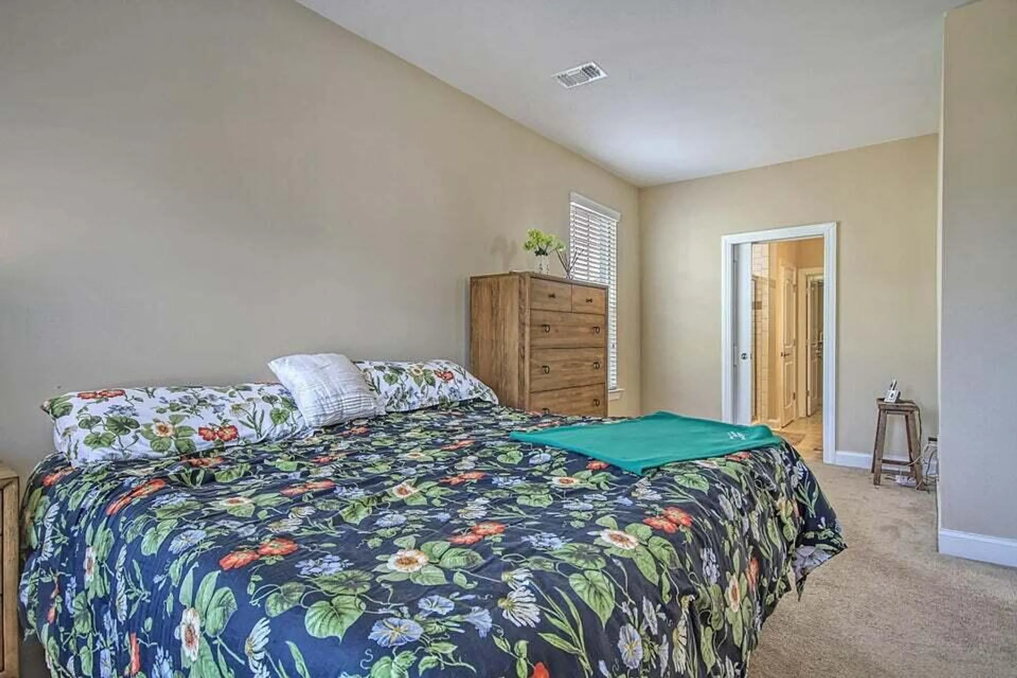 Property Slideshow image 16 of 27 | 126 harbor trace ln, Summerville, SC, 29486