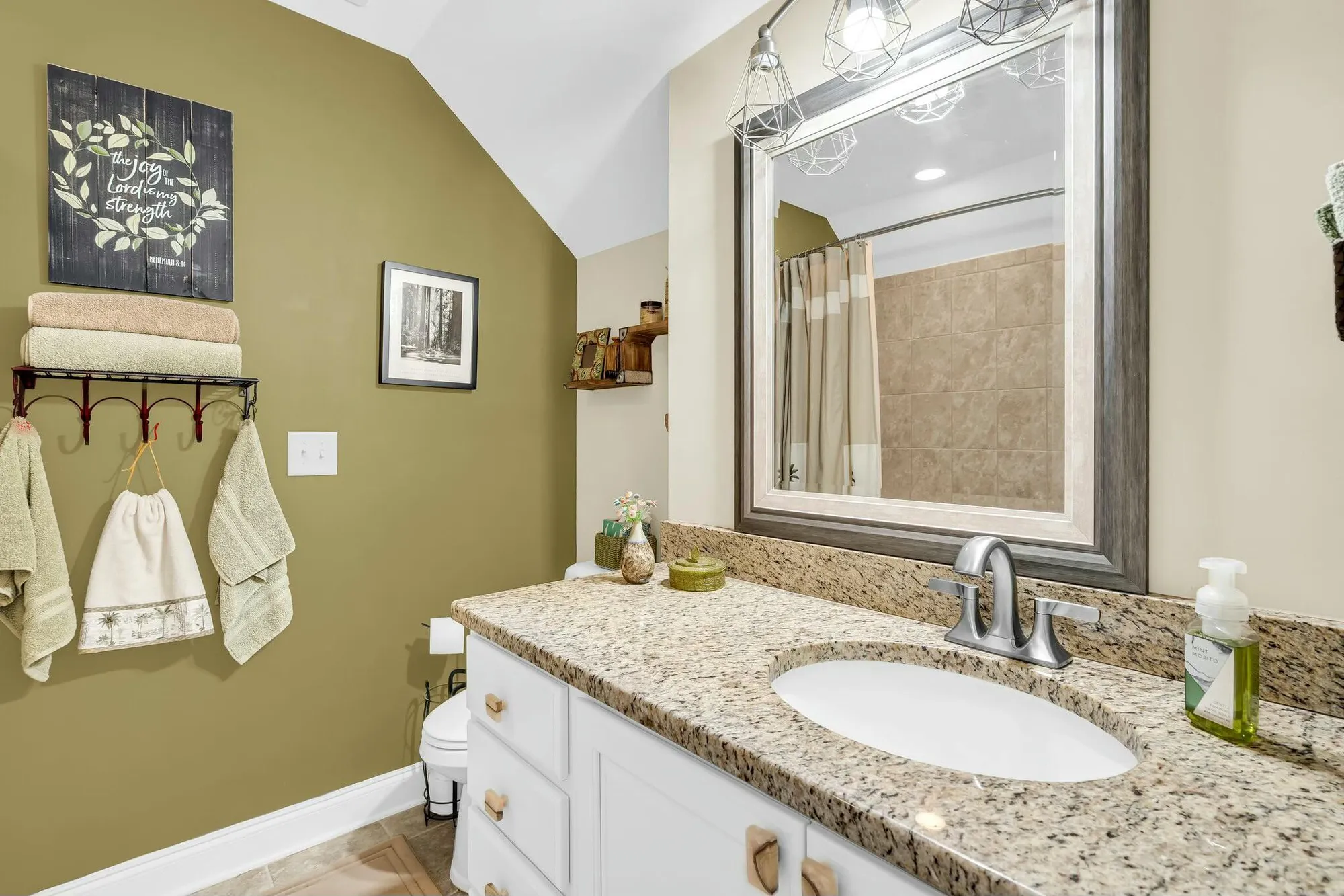 Property Slideshow image 38 of 50 | 404 claymoor village ln, Summerville, SC, 29486