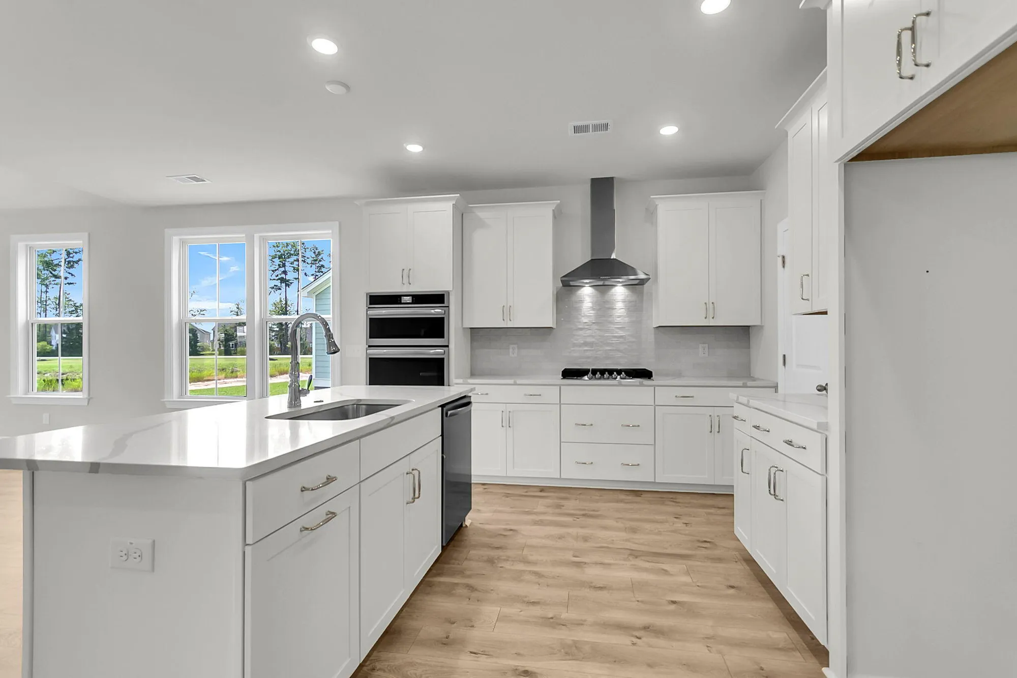 Property Slideshow image 9 of 52 | 755 maynard ln, Summerville, SC, 29486