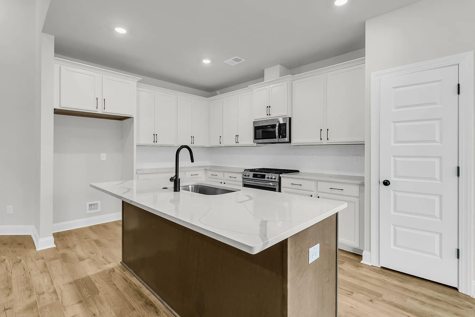 Property Slideshow image 10 of 45 | 761 maynard ln, Summerville, SC, 29486