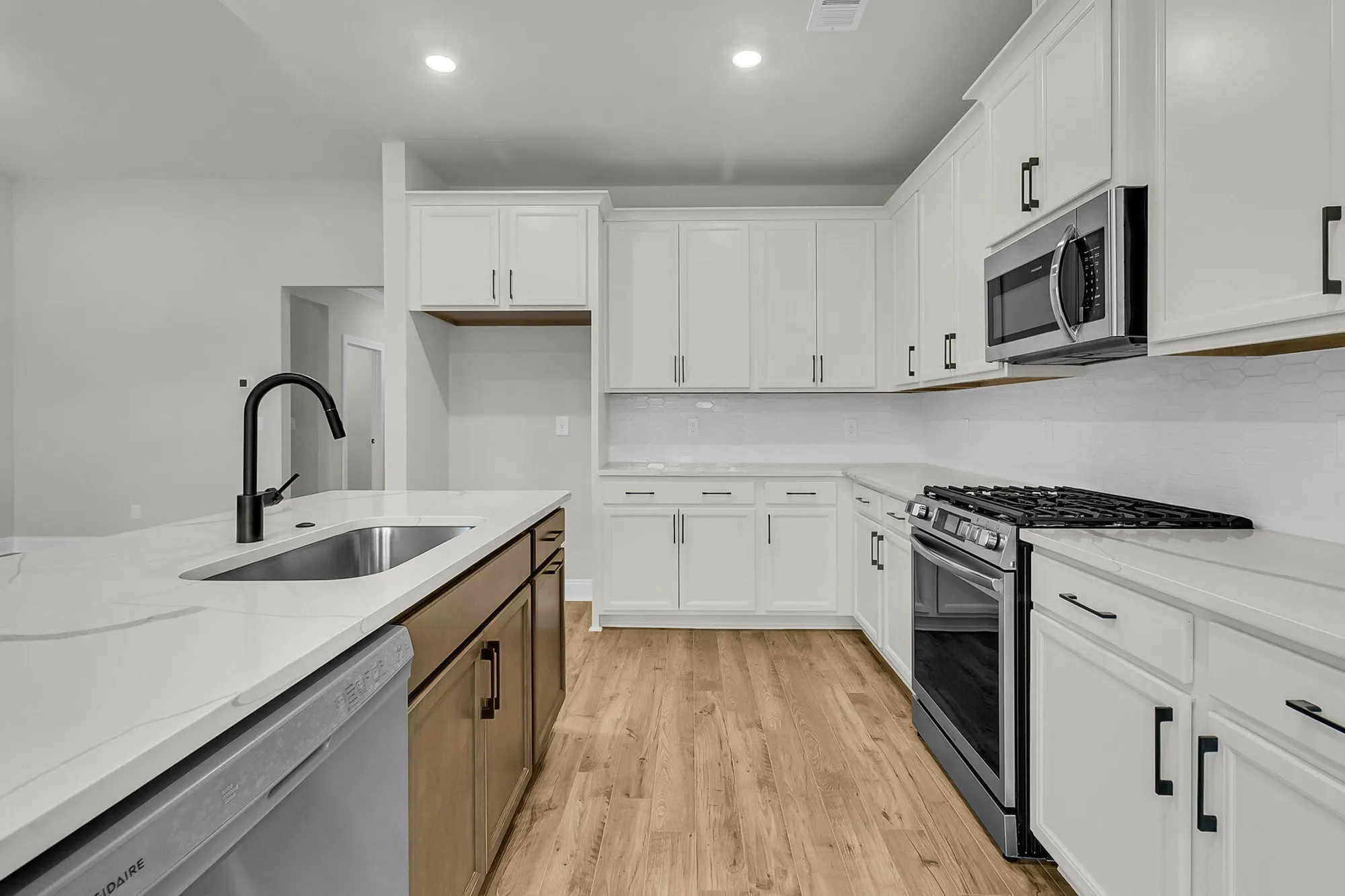 Property Slideshow image 12 of 45 | 761 maynard ln, Summerville, SC, 29486