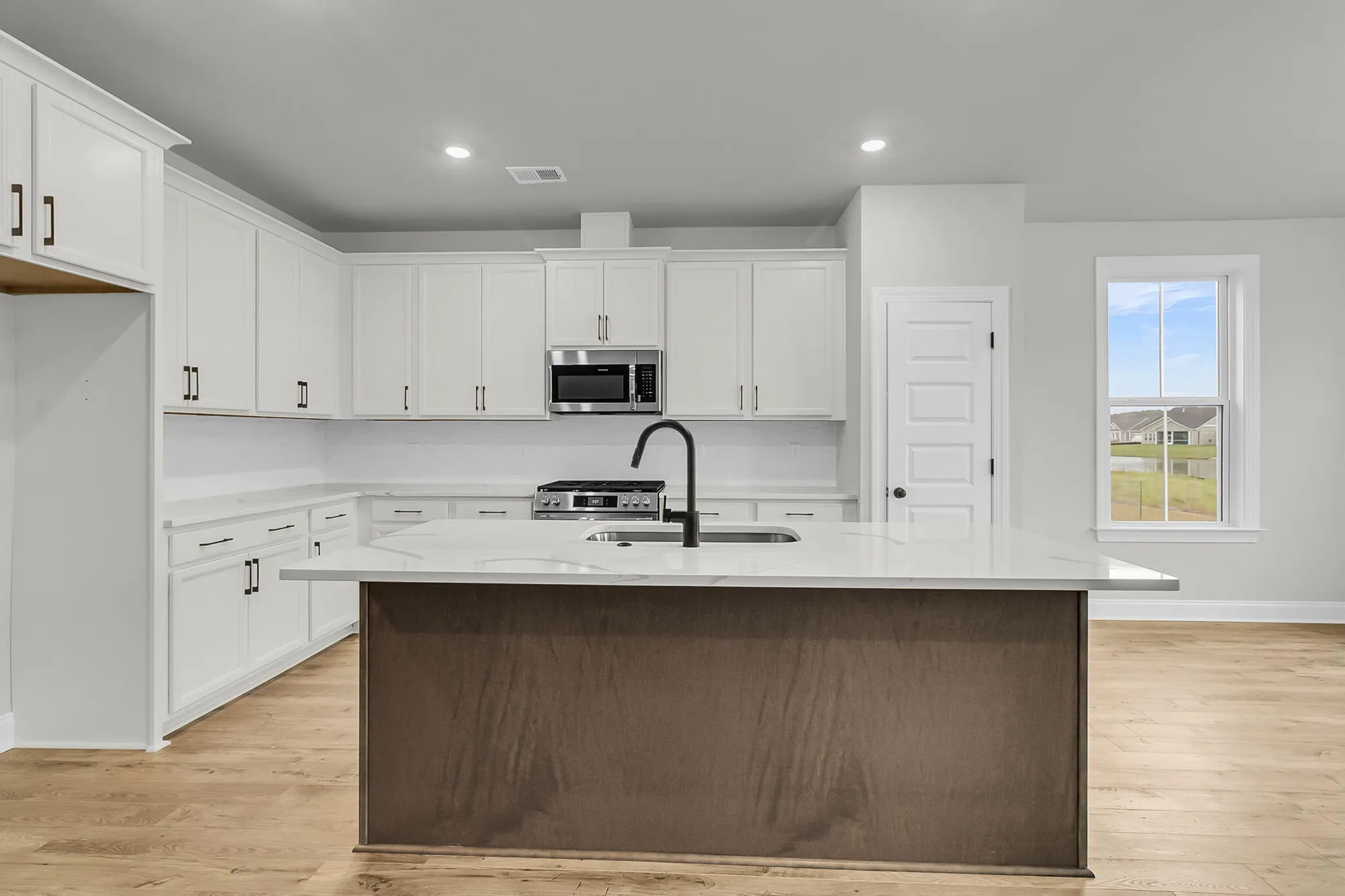 Property Slideshow image 9 of 45 | 761 maynard ln, Summerville, SC, 29486