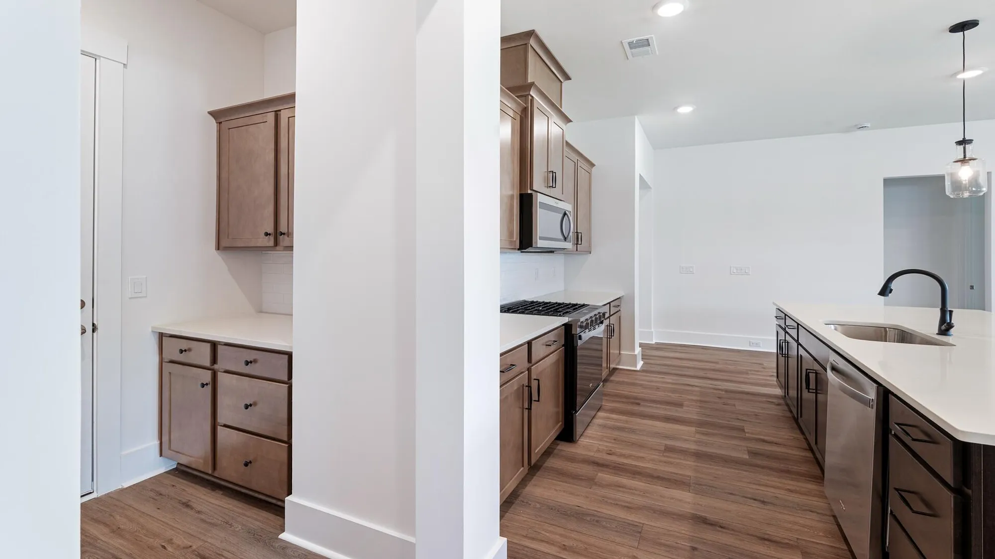 Property Slideshow image 10 of 21 | 139 summerwind dr, Summerville, SC, 29486